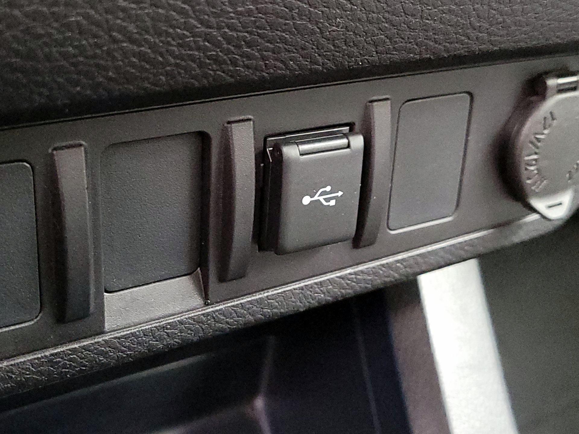 Thumbnail: 2021 Toyota Tacoma - 18