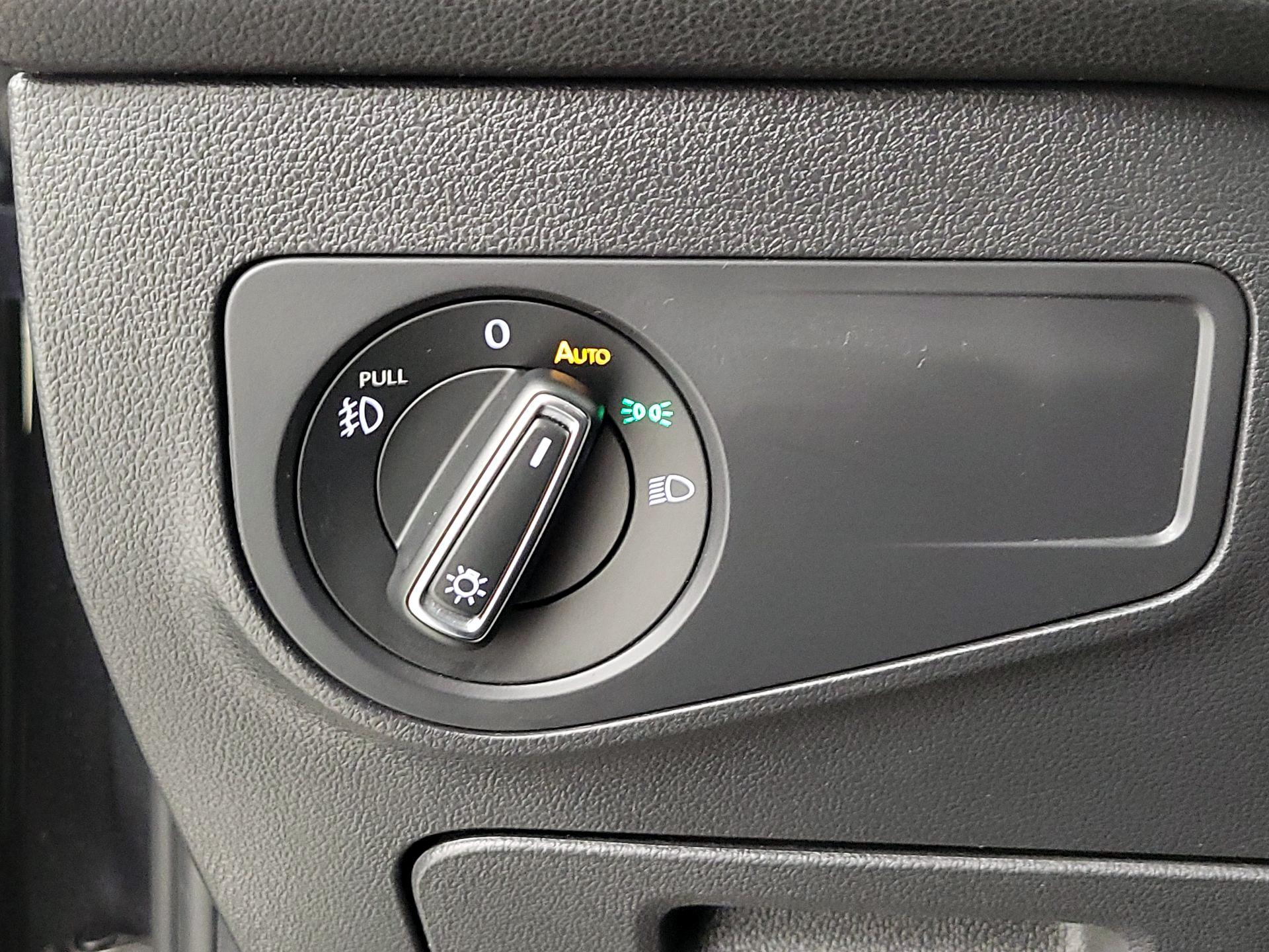 Thumbnail: 2021 Volkswagen Tiguan - 13