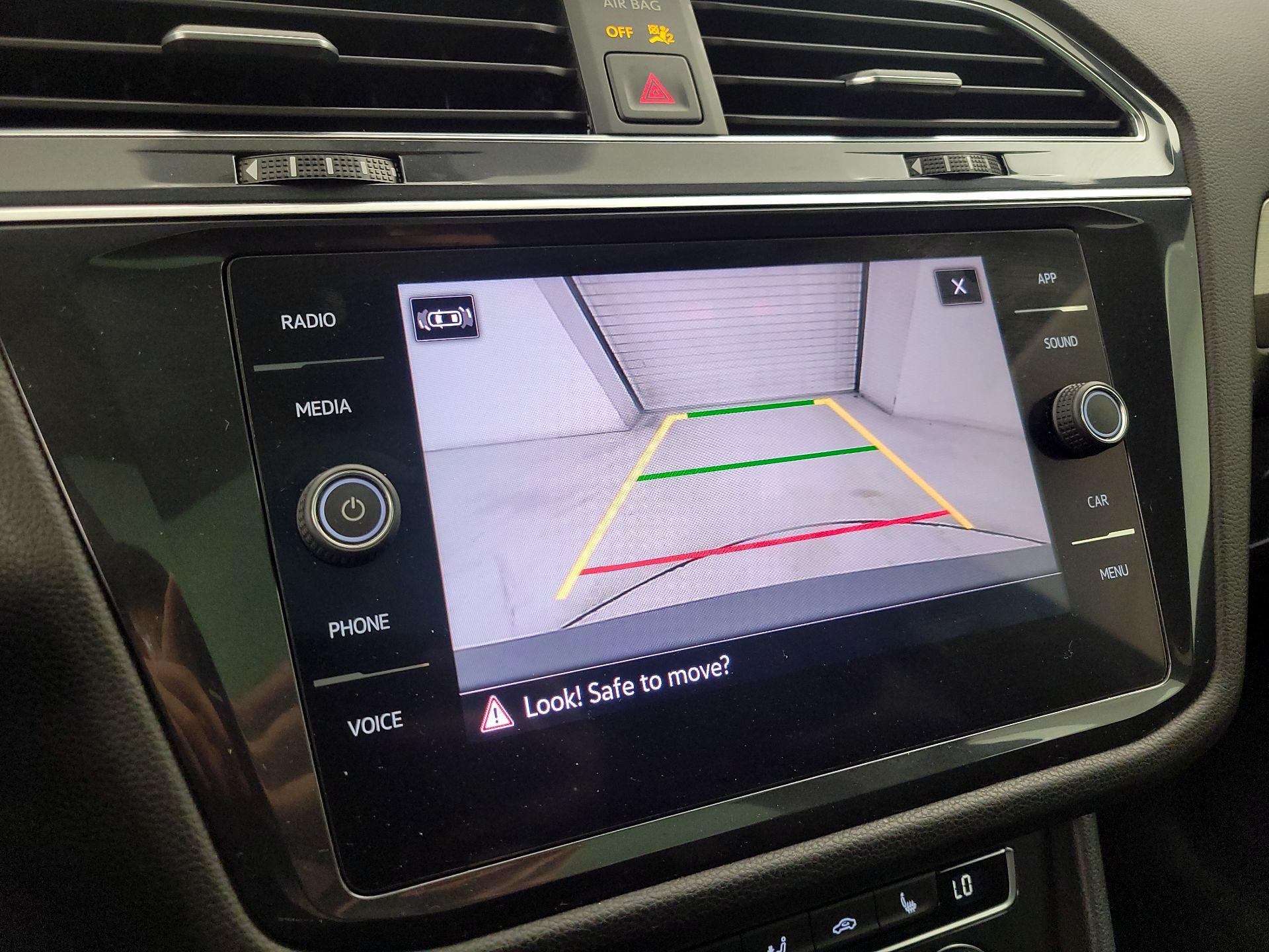 Thumbnail: 2021 Volkswagen Tiguan - 14