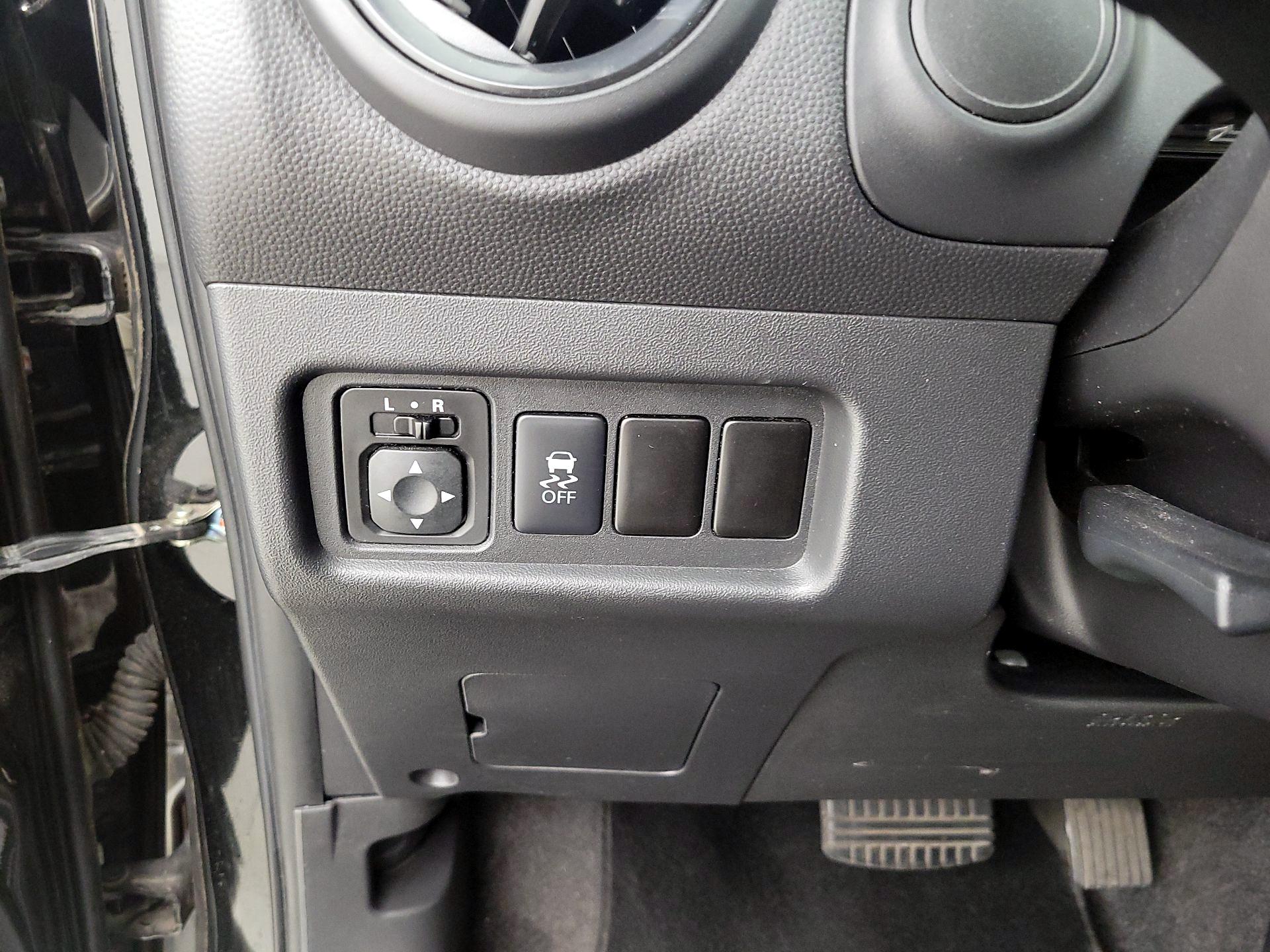 Thumbnail: 2015 Mitsubishi Mirage - 13