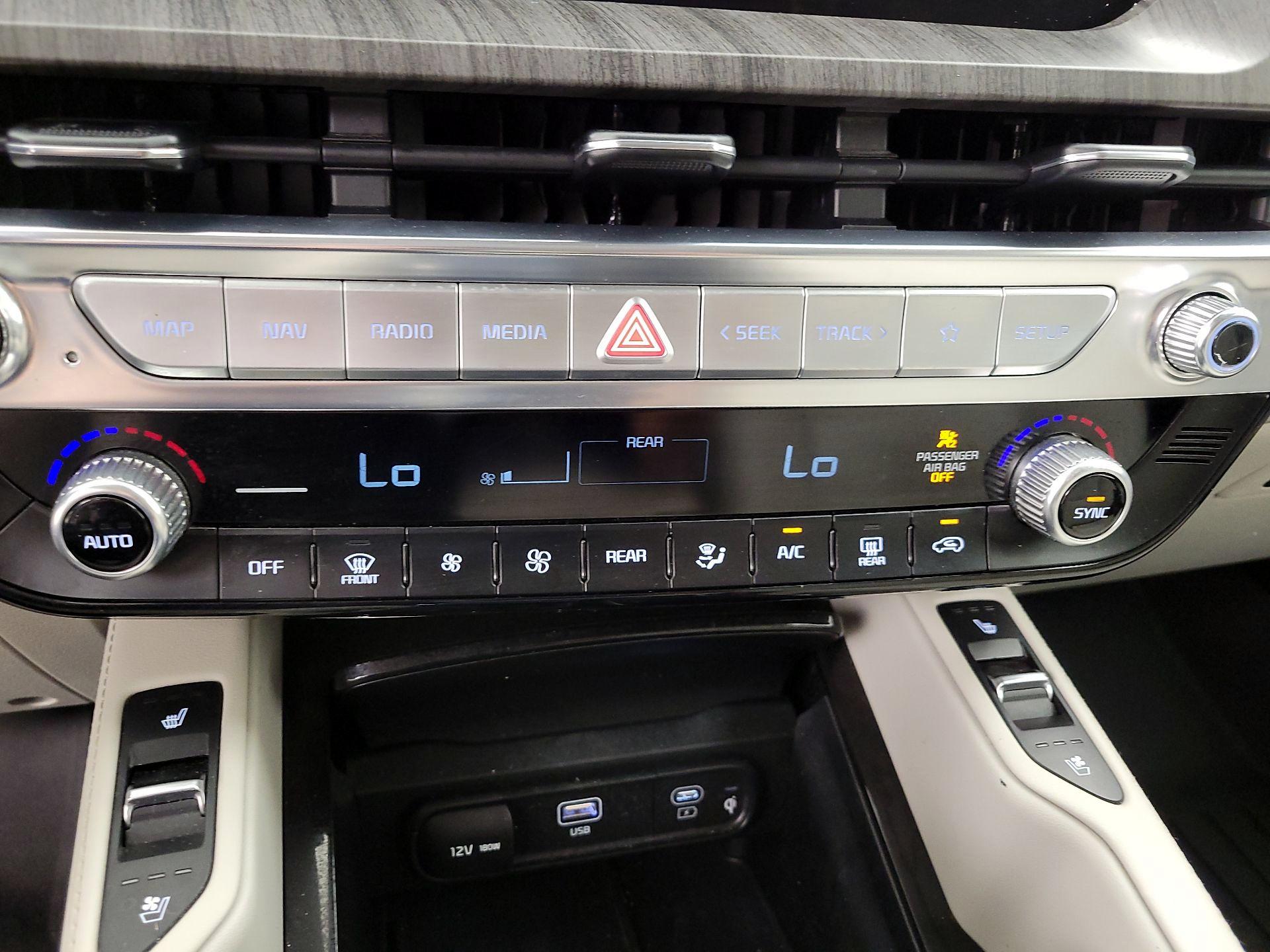 Thumbnail: 2023 Kia Telluride - 17