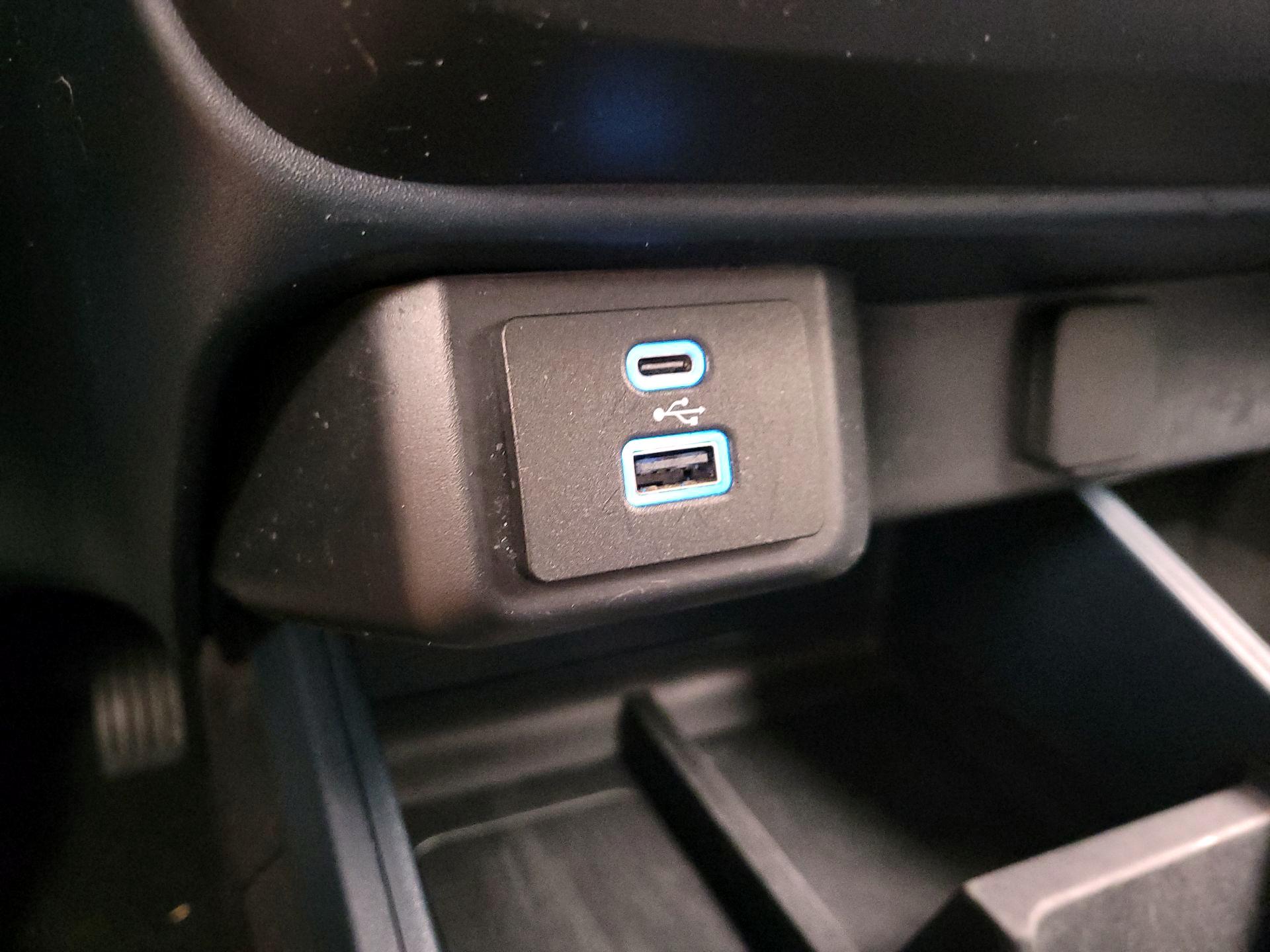 Thumbnail: 2022 Ford Maverick - 18