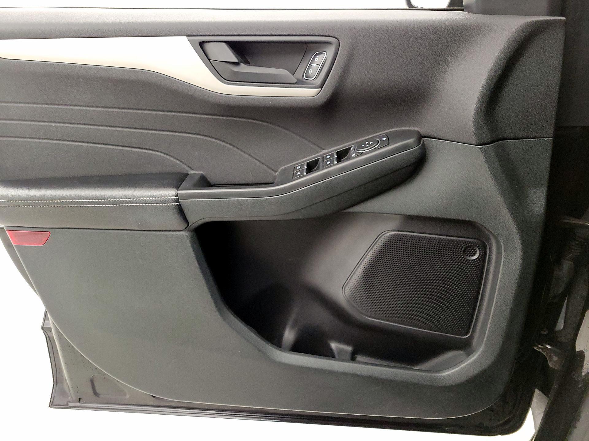 Thumbnail: 2022 Ford Escape - 12