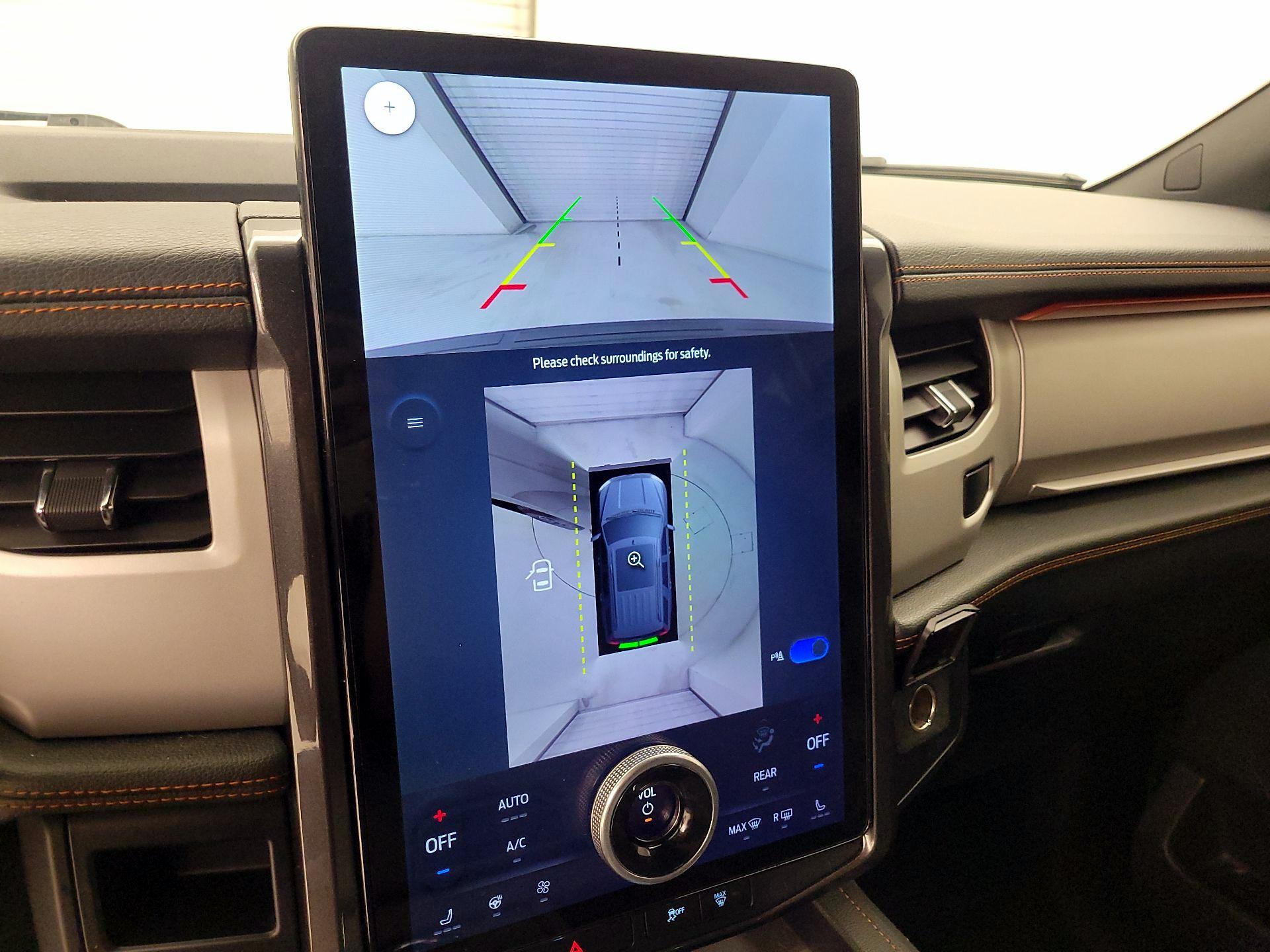 Thumbnail: 2022 Ford Expedition - 15