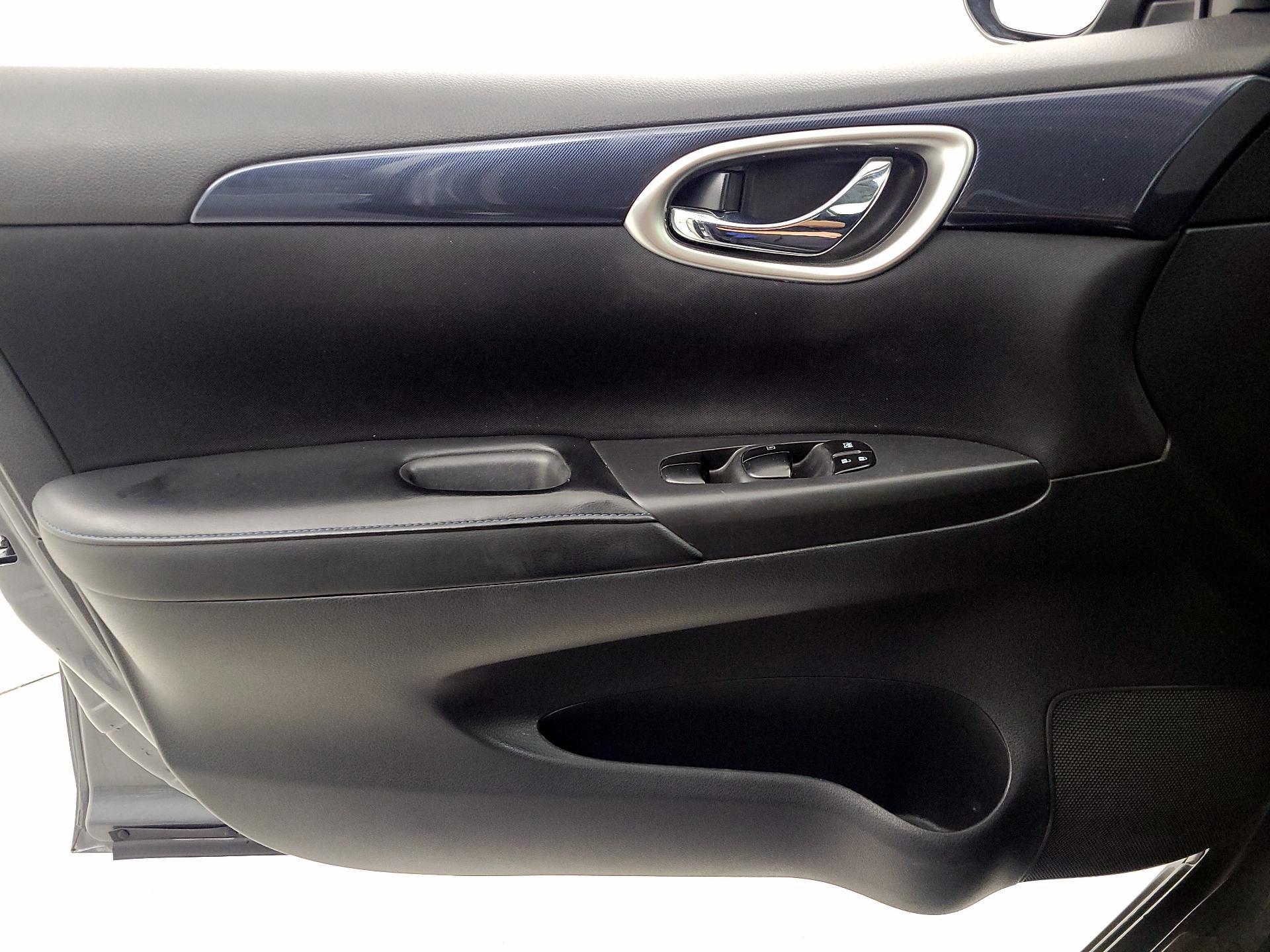 Thumbnail: 2018 Nissan Sentra - 12