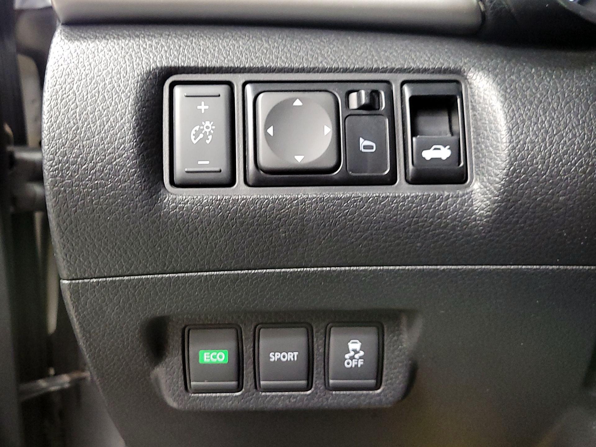 Thumbnail: 2018 Nissan Sentra - 13