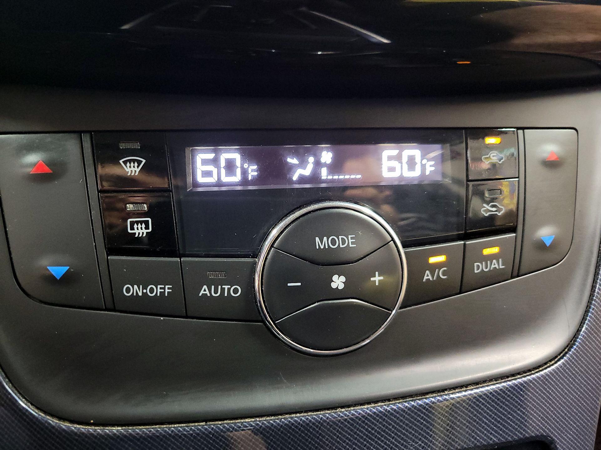 Thumbnail: 2018 Nissan Sentra - 16