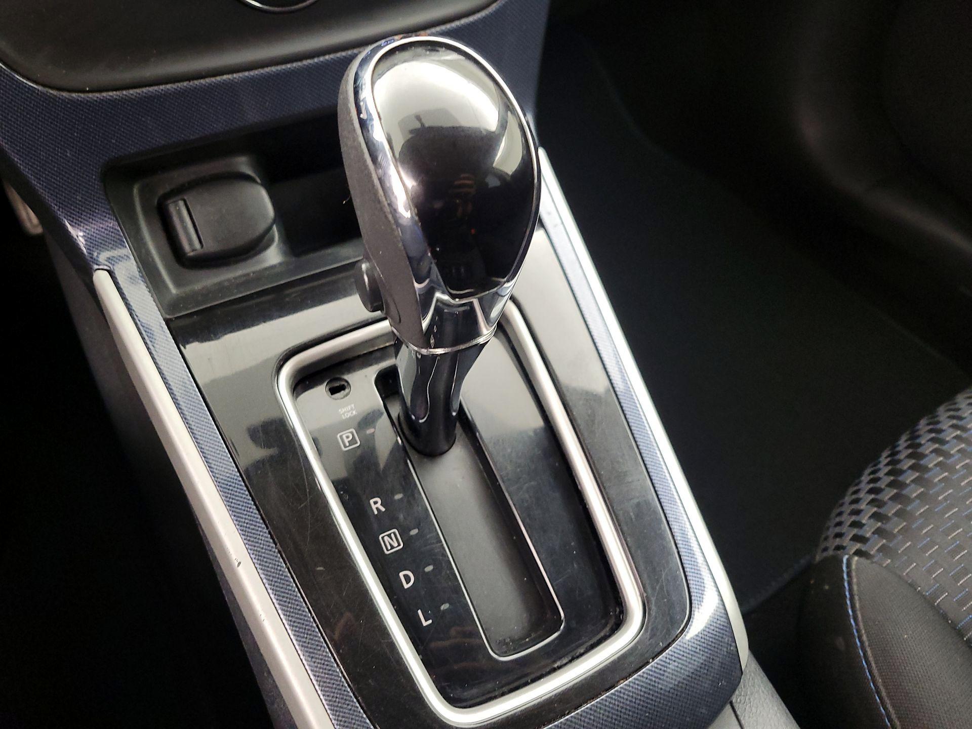 Thumbnail: 2018 Nissan Sentra - 17