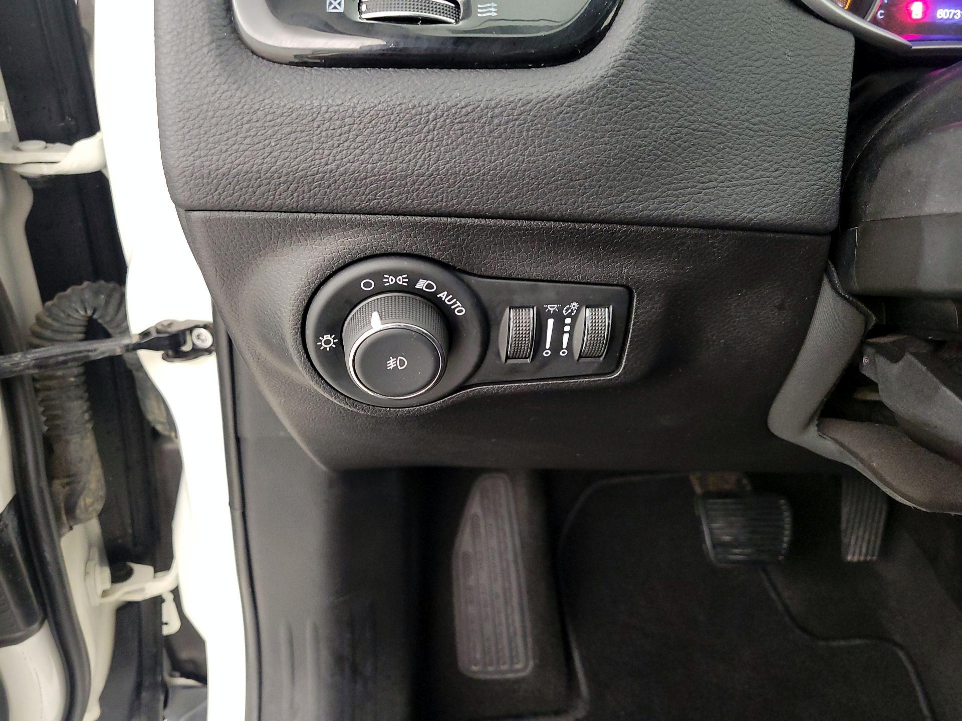 Thumbnail: 2019 Jeep Compass - 13