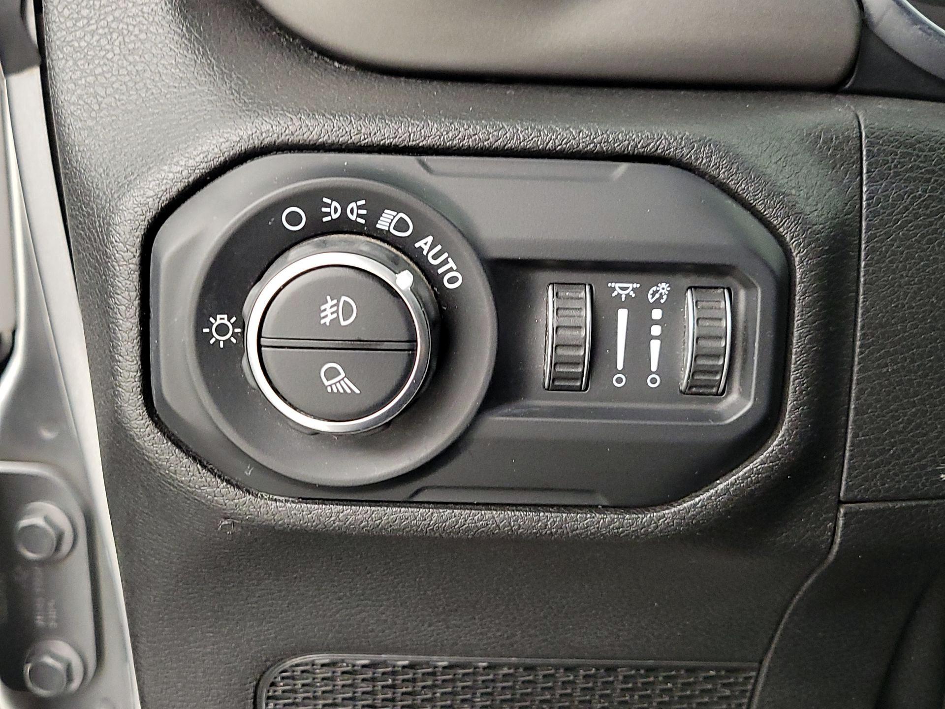 Thumbnail: 2021 Jeep Gladiator - 13