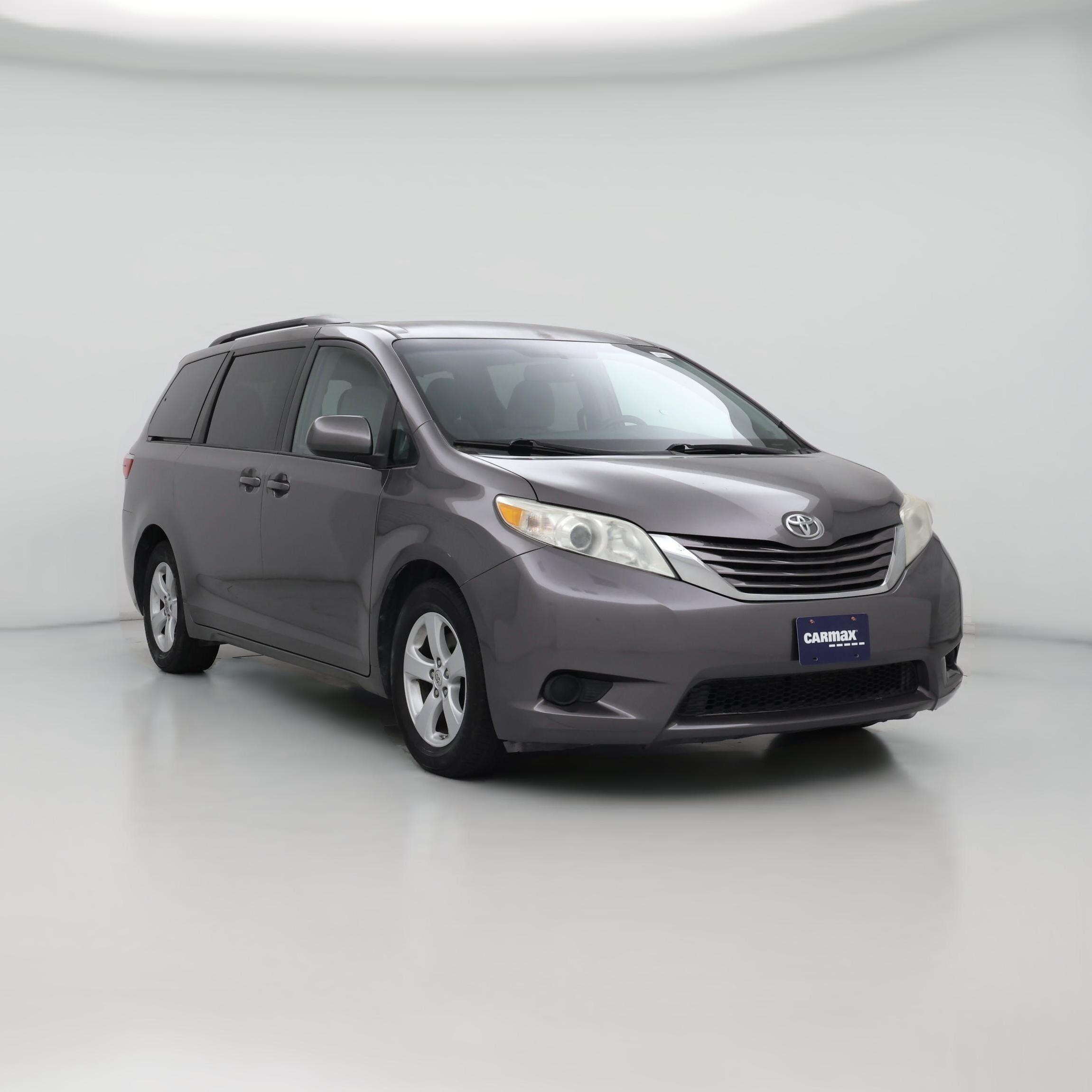 Thumbnail: 2015 Toyota Sienna - 1