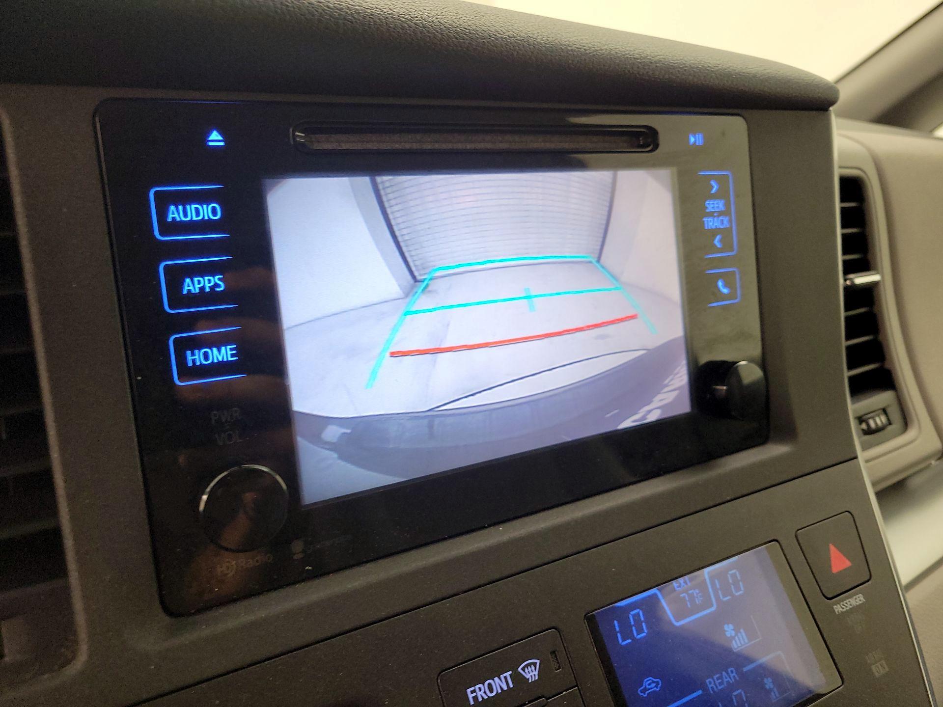 Thumbnail: 2015 Toyota Sienna - 14