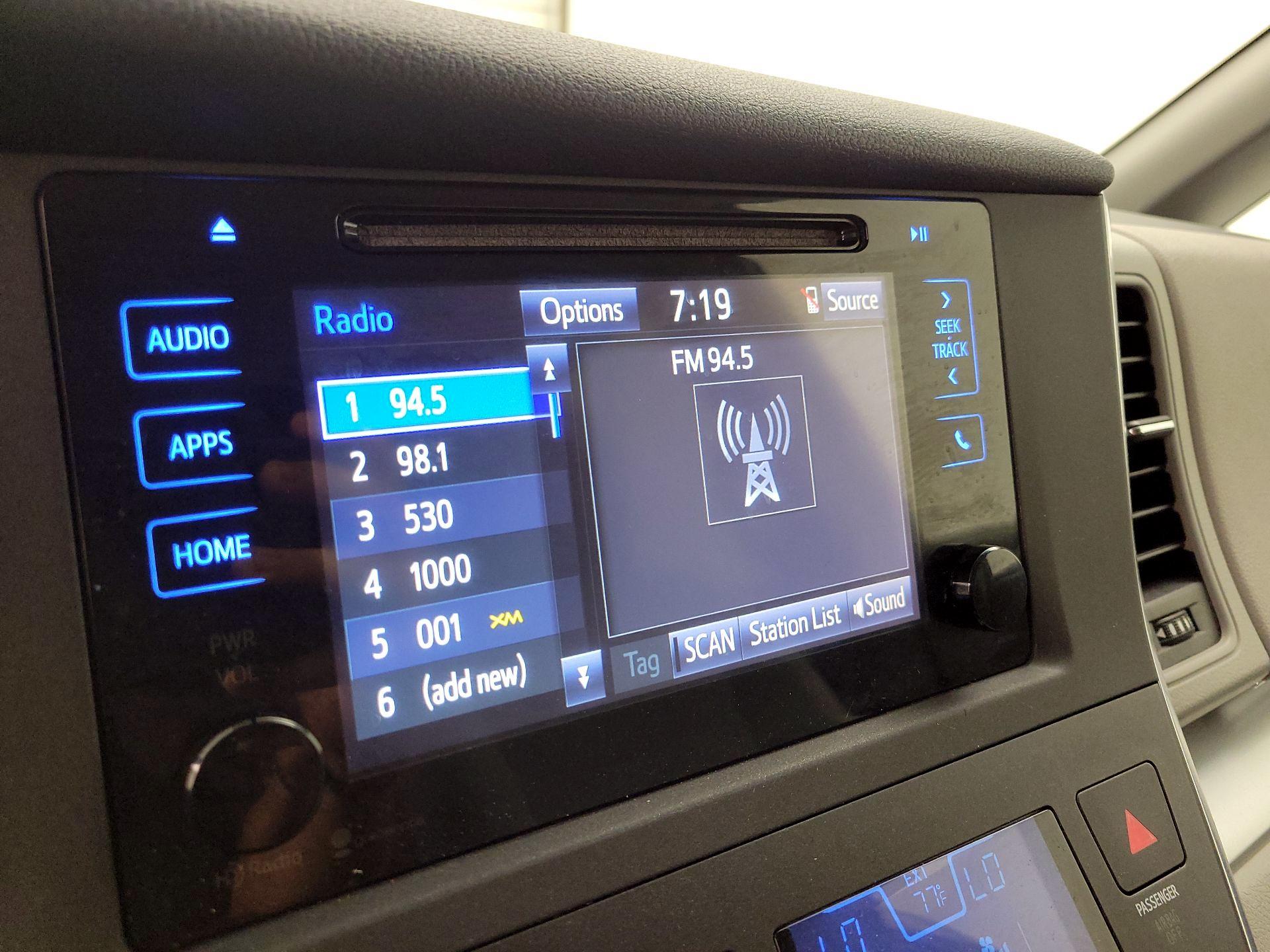 Thumbnail: 2015 Toyota Sienna - 15