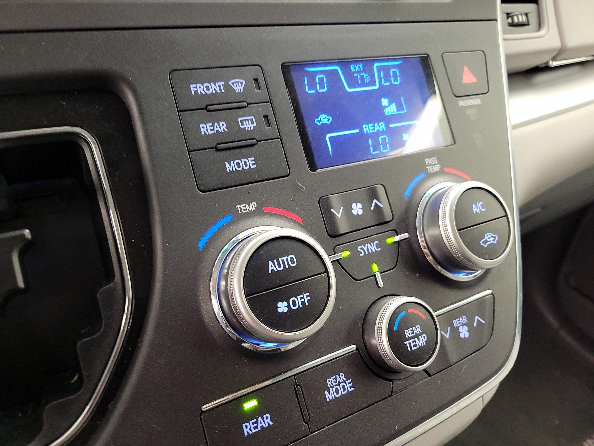 Thumbnail: 2015 Toyota Sienna - 16