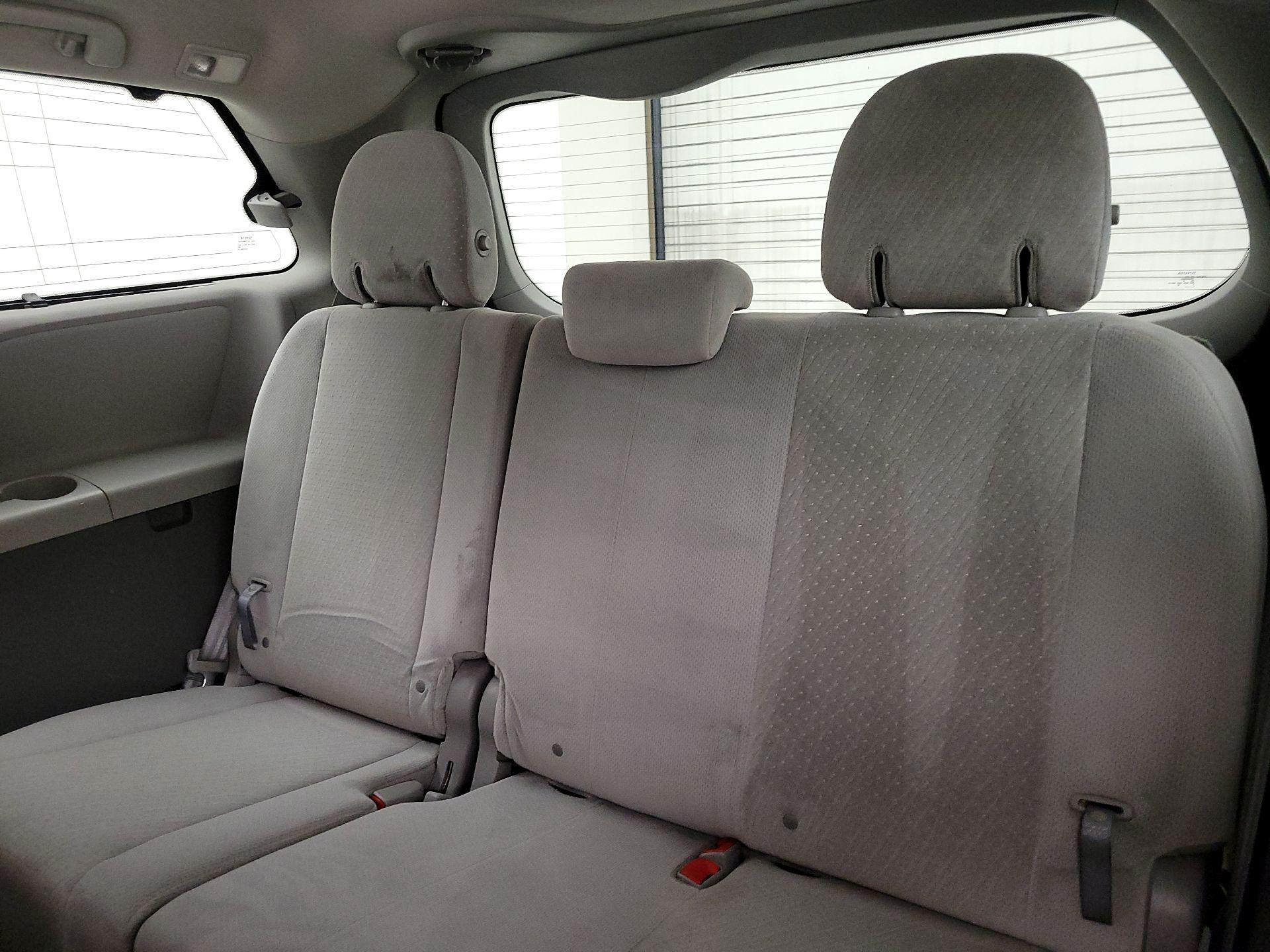 Thumbnail: 2015 Toyota Sienna - 20