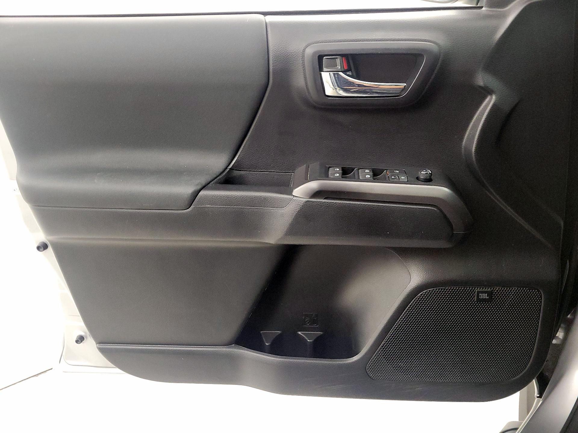 Thumbnail: 2021 Toyota Tacoma - 12