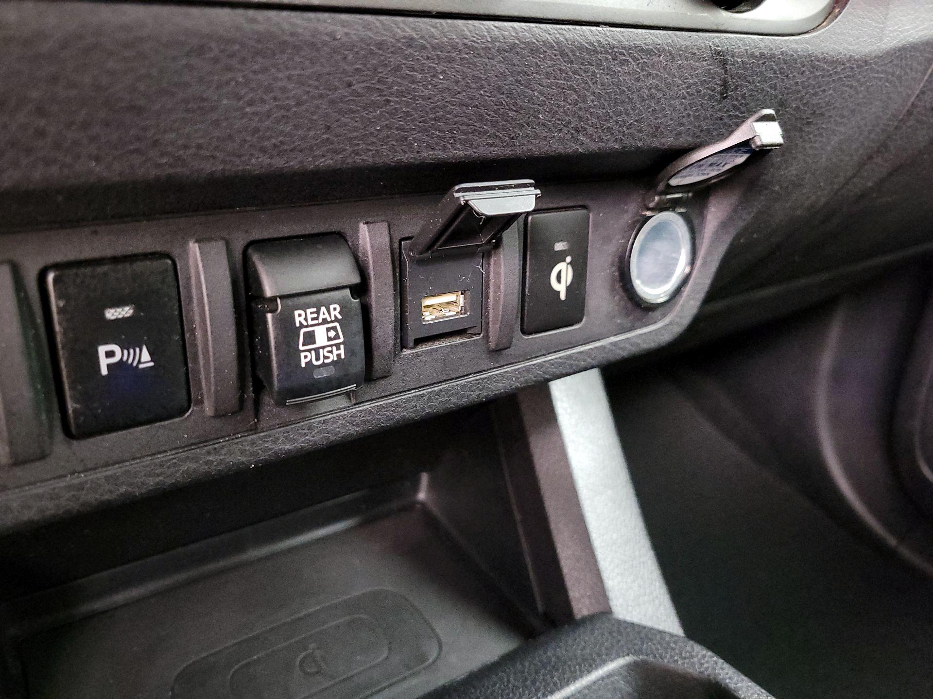 Thumbnail: 2021 Toyota Tacoma - 18