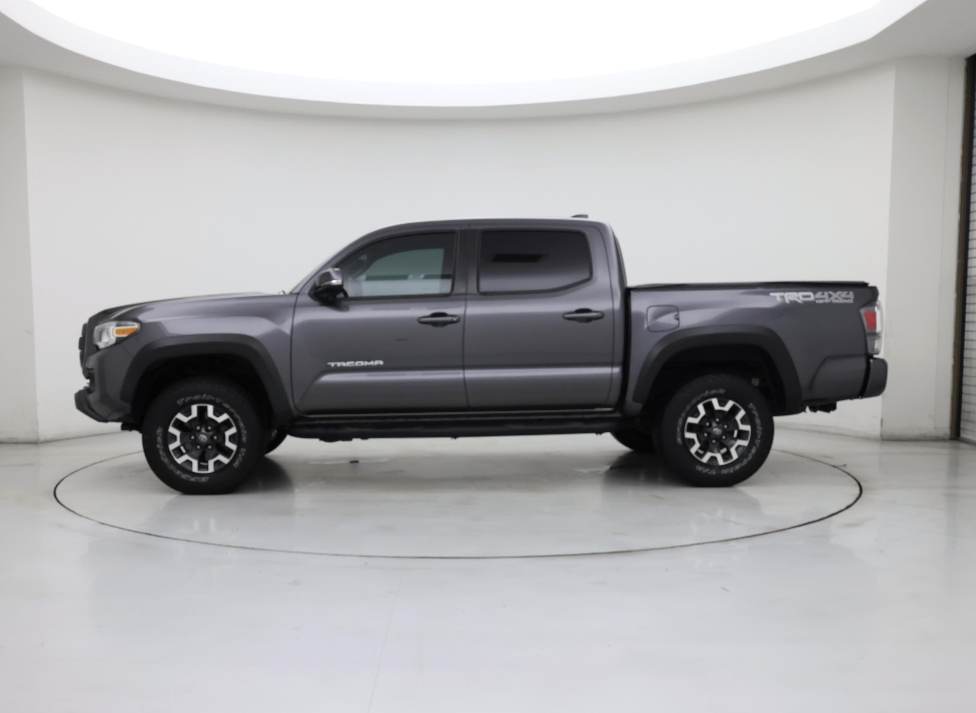 Thumbnail: 2021 Toyota Tacoma - 3