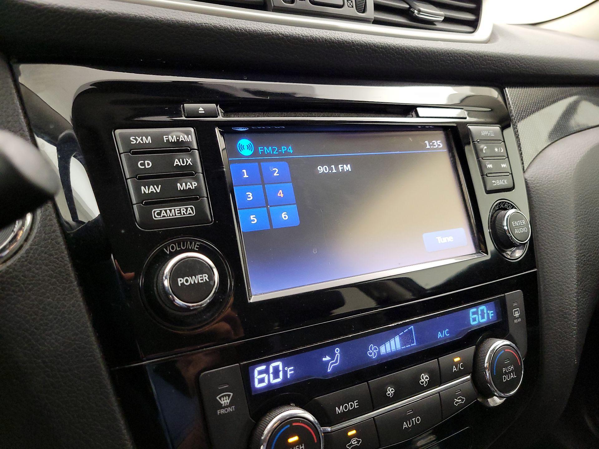 Thumbnail: 2016 Nissan Rogue - 16