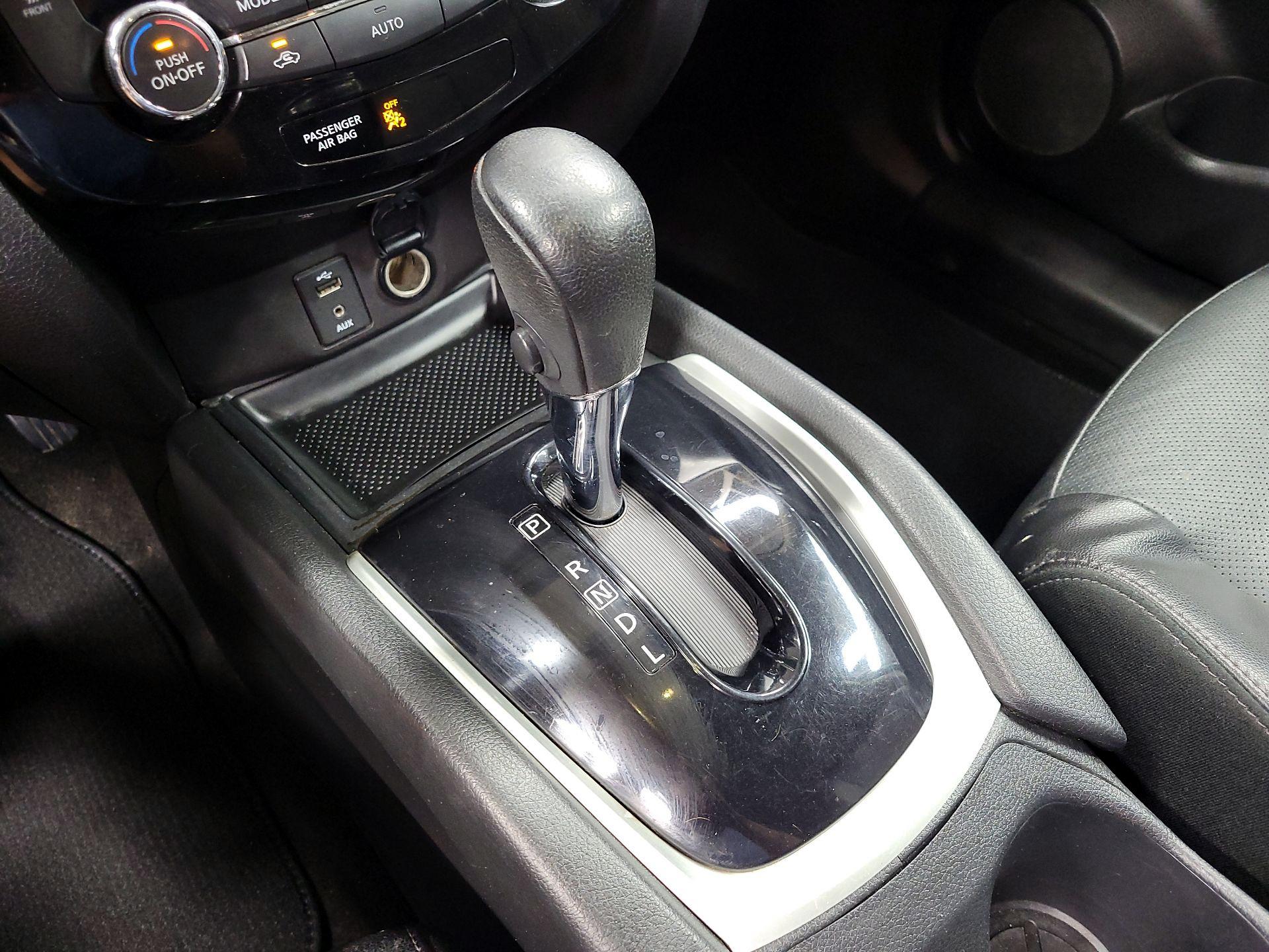Thumbnail: 2016 Nissan Rogue - 18
