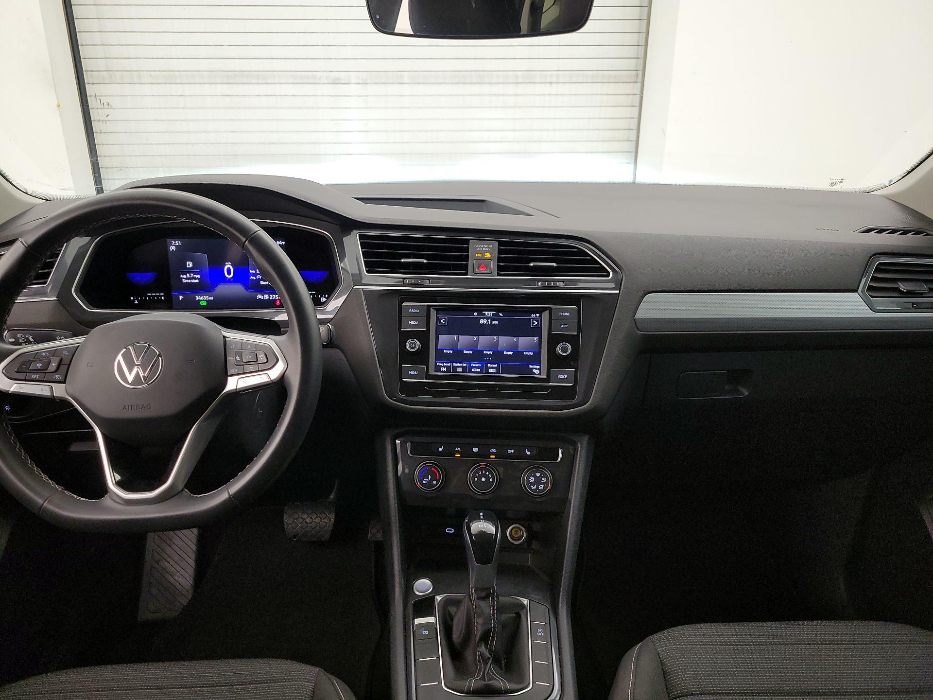 Thumbnail: 2022 Volkswagen Tiguan - 9