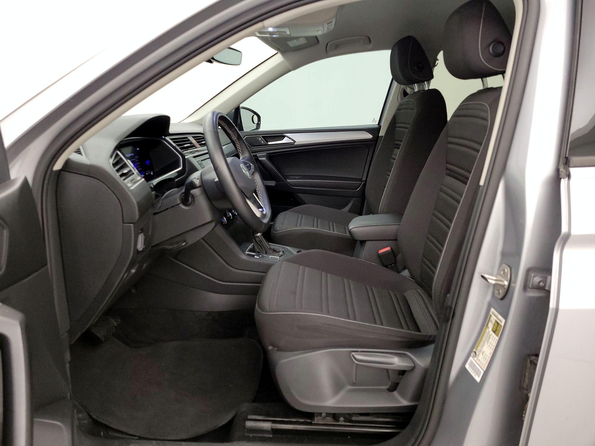 Thumbnail: 2022 Volkswagen Tiguan - 11