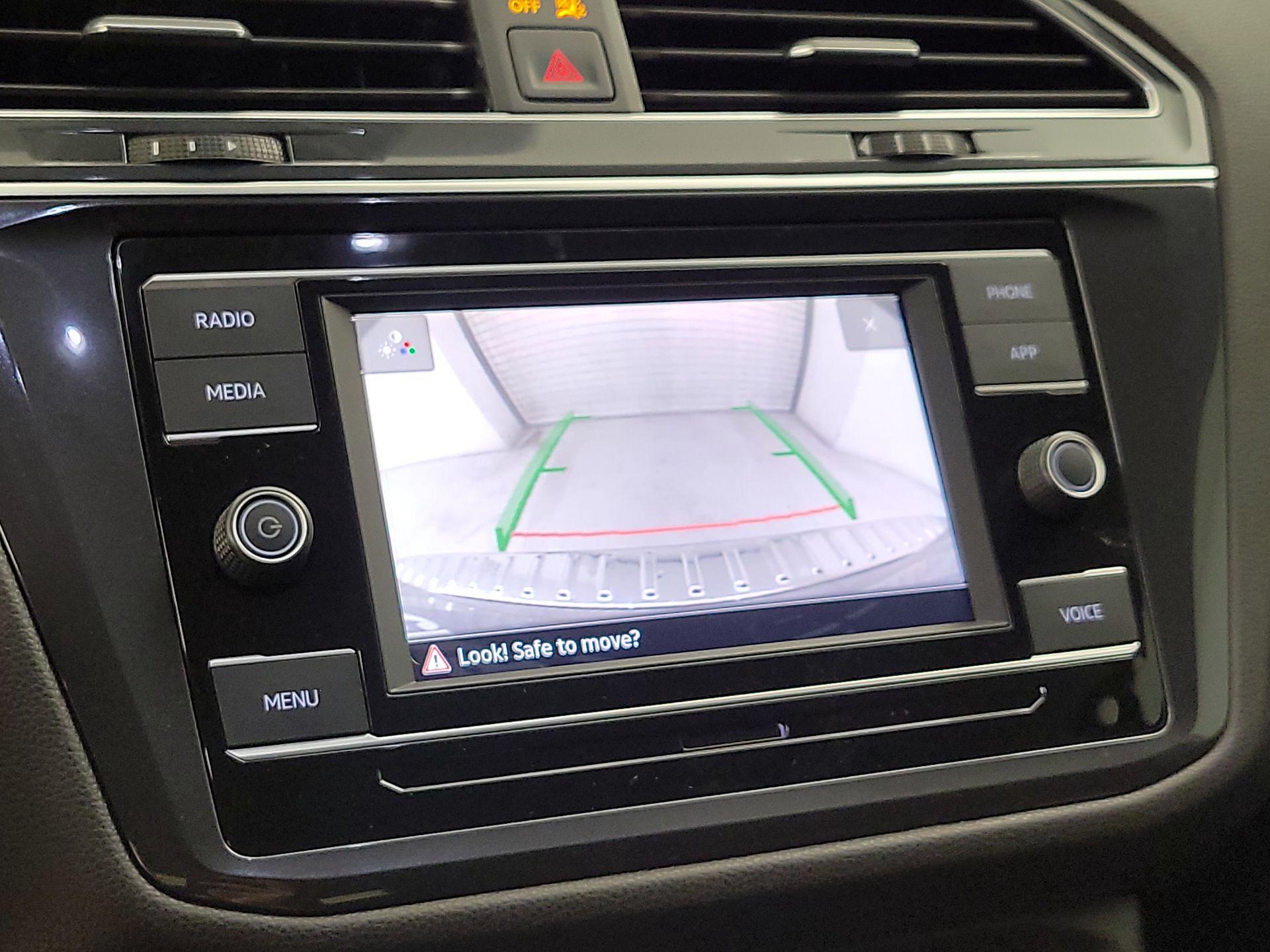 Thumbnail: 2022 Volkswagen Tiguan - 14