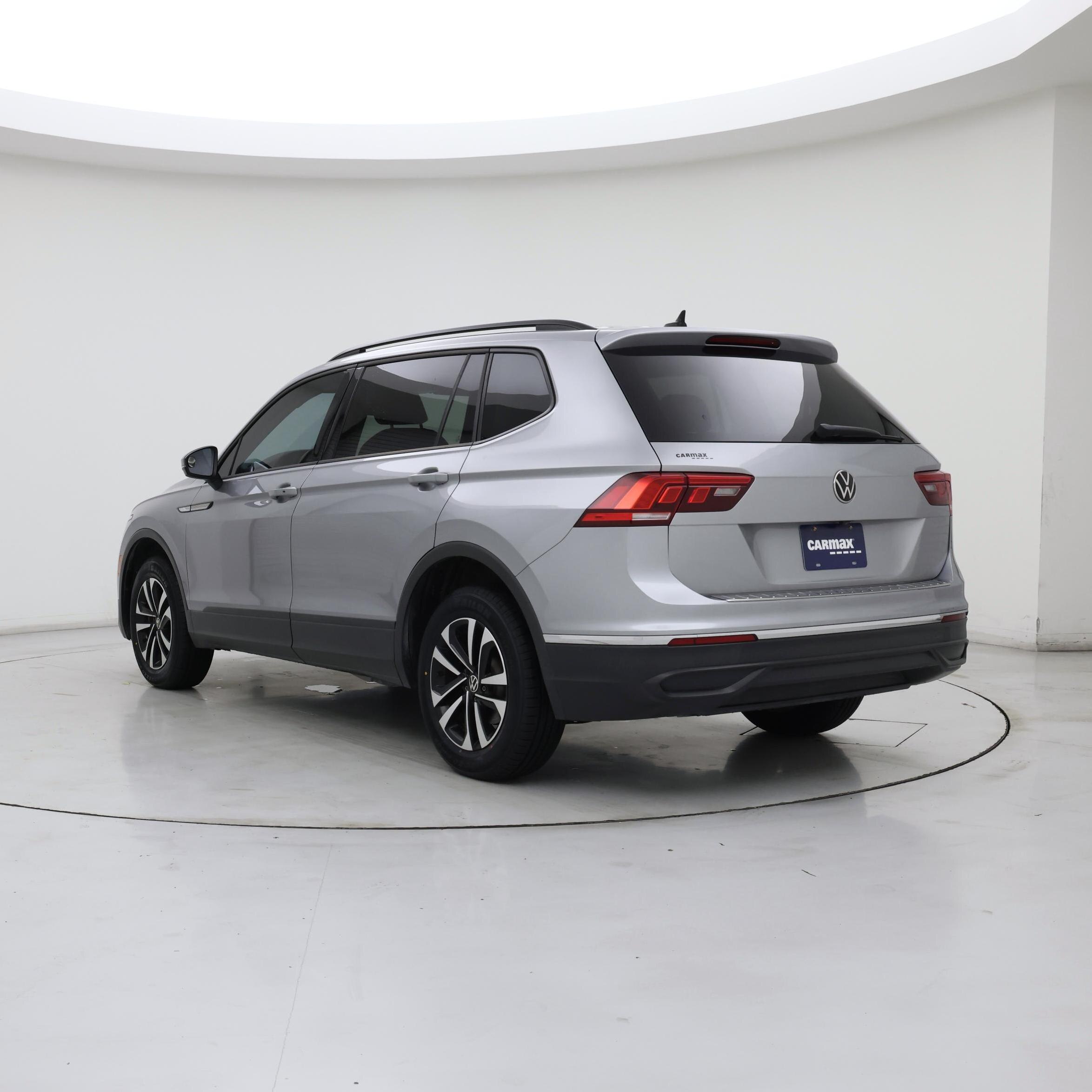 Thumbnail: 2022 Volkswagen Tiguan - 2