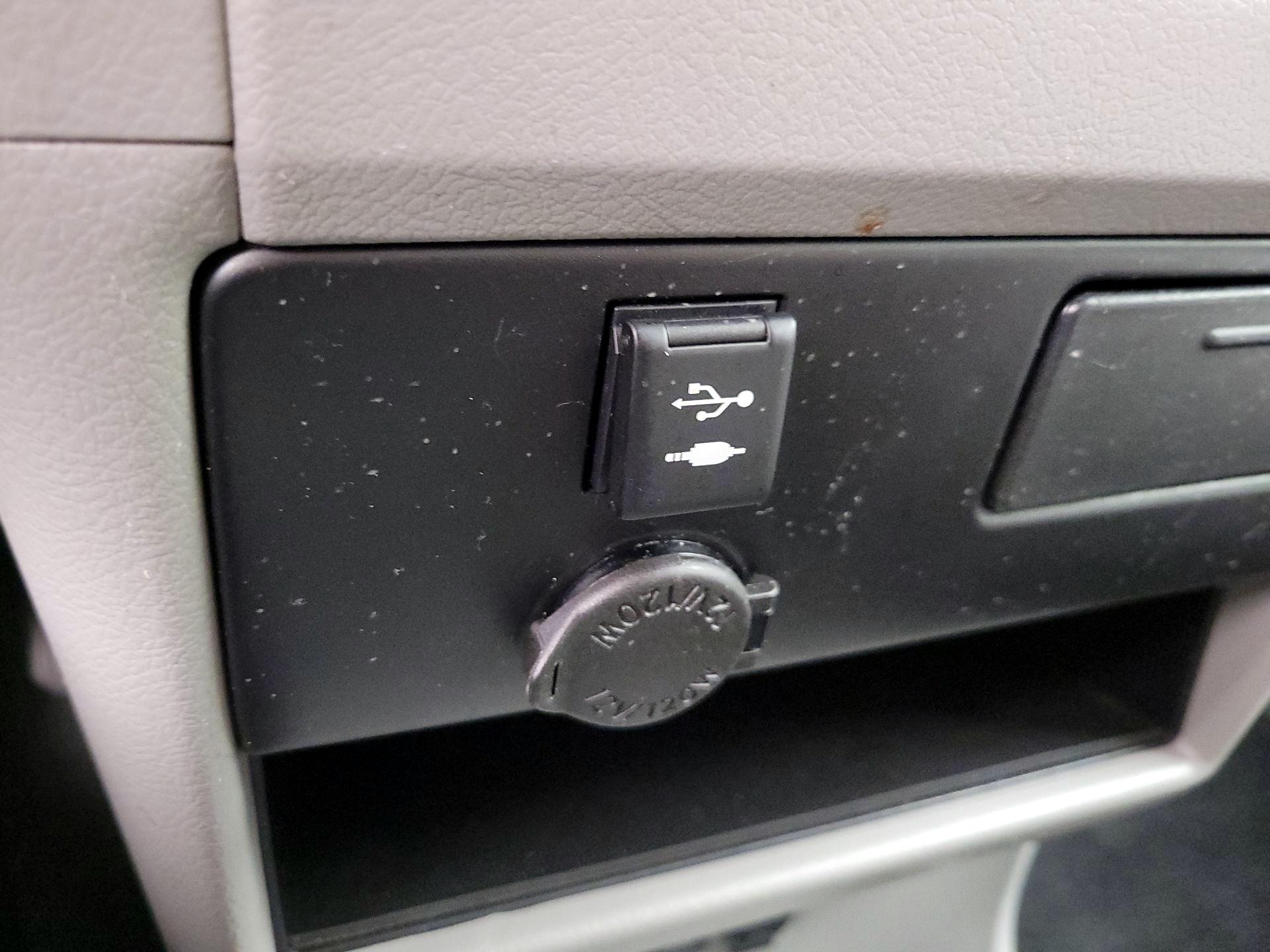 Thumbnail: 2020 Toyota Sienna - 18
