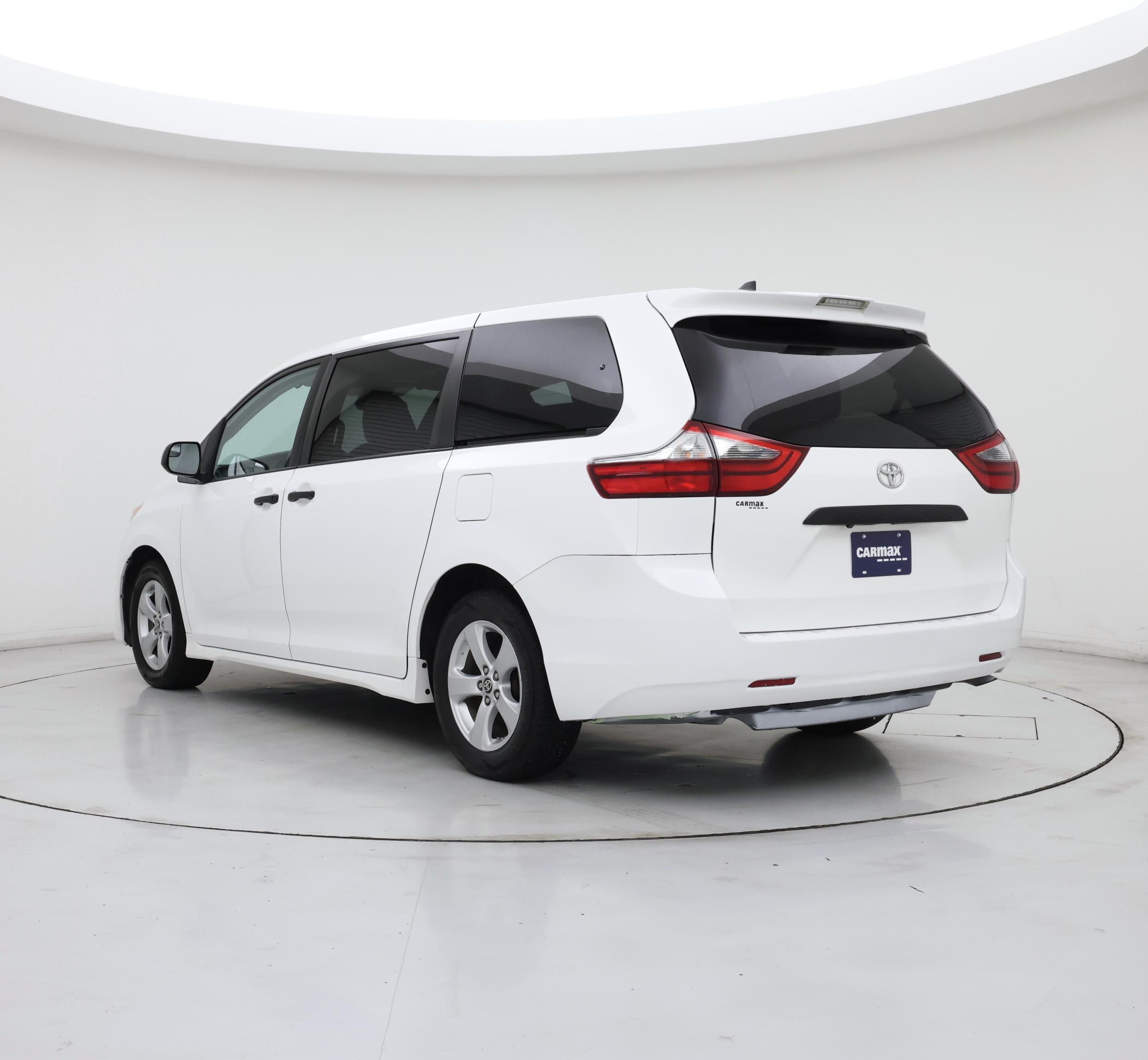 Thumbnail: 2020 Toyota Sienna - 2