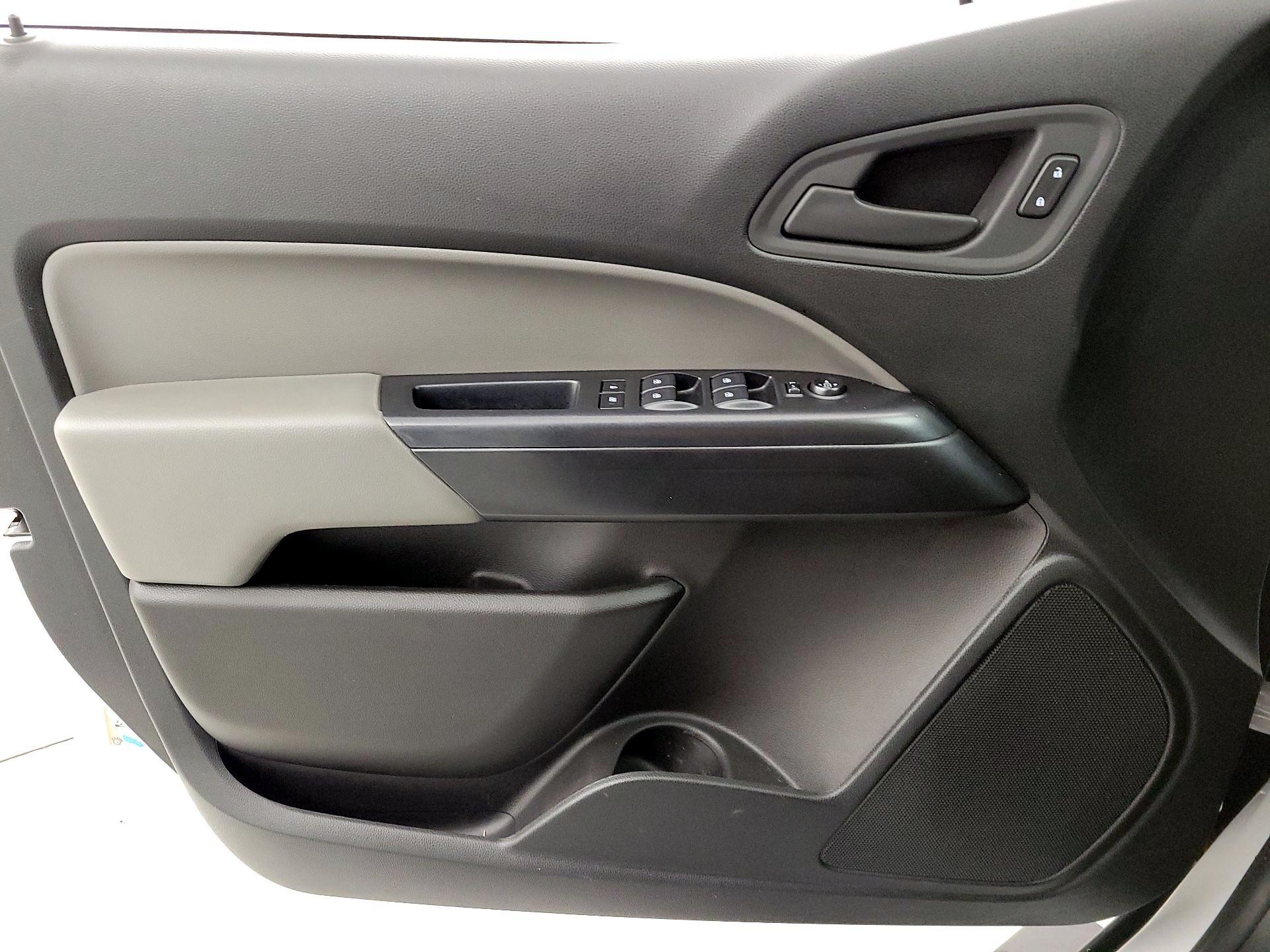 Thumbnail: 2022 Chevrolet Colorado - 12