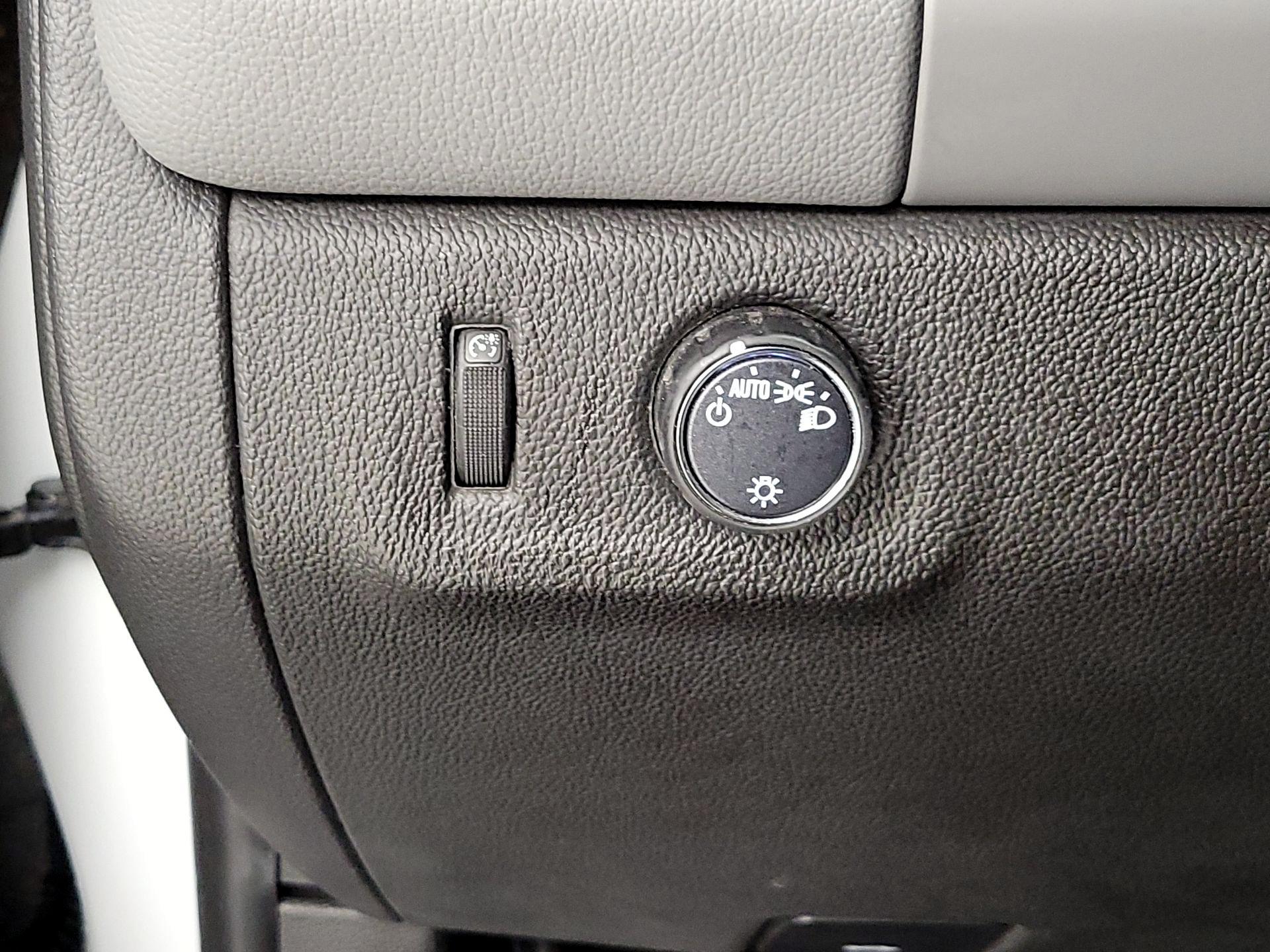 Thumbnail: 2022 Chevrolet Colorado - 13