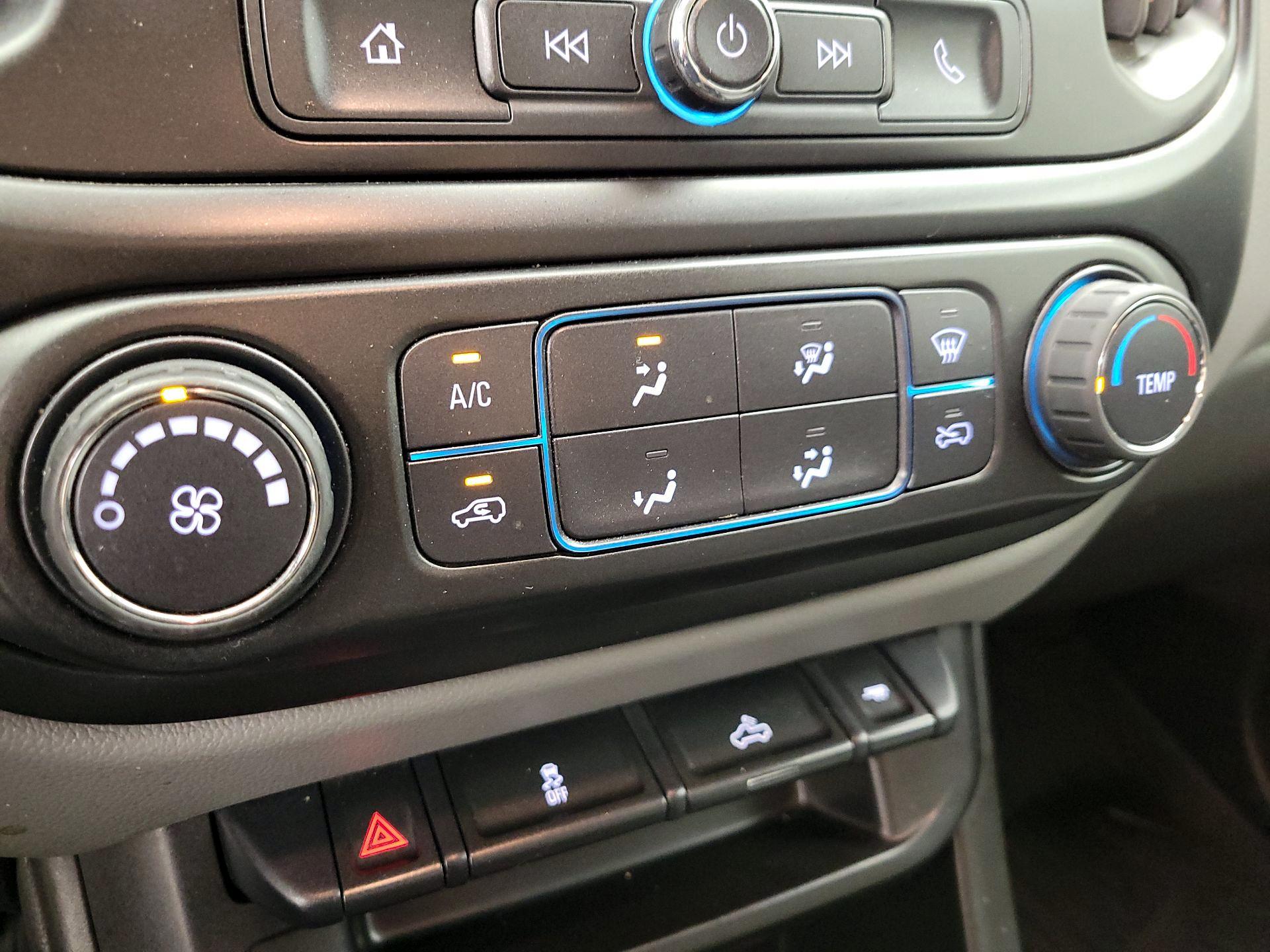 Thumbnail: 2022 Chevrolet Colorado - 16