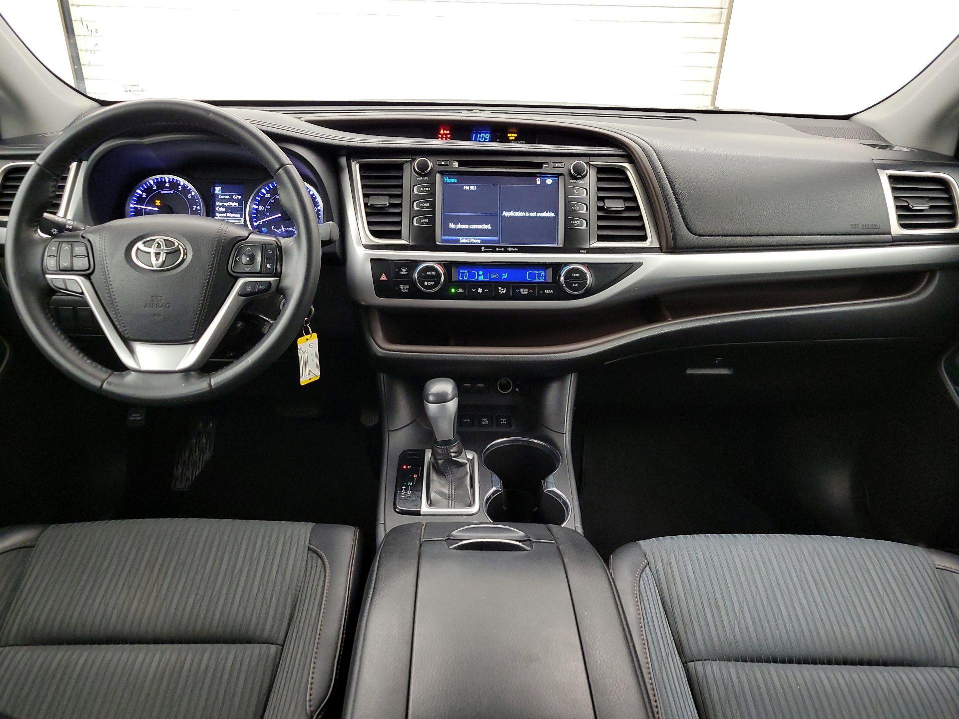 Thumbnail: 2019 Toyota Highlander - 9