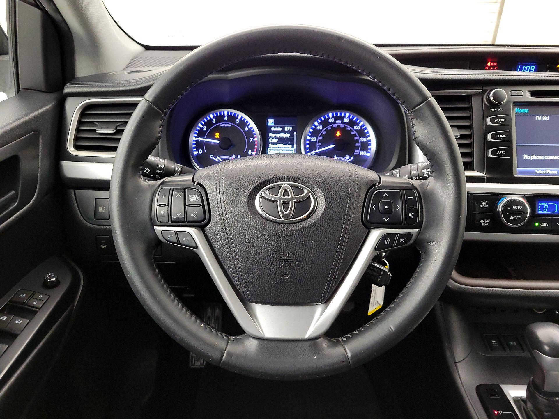 Thumbnail: 2019 Toyota Highlander - 10