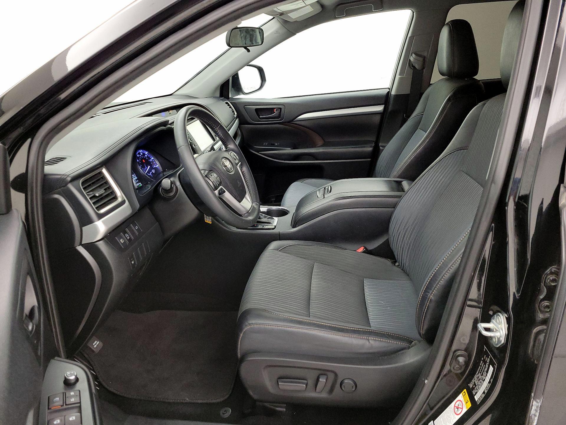 Thumbnail: 2019 Toyota Highlander - 11