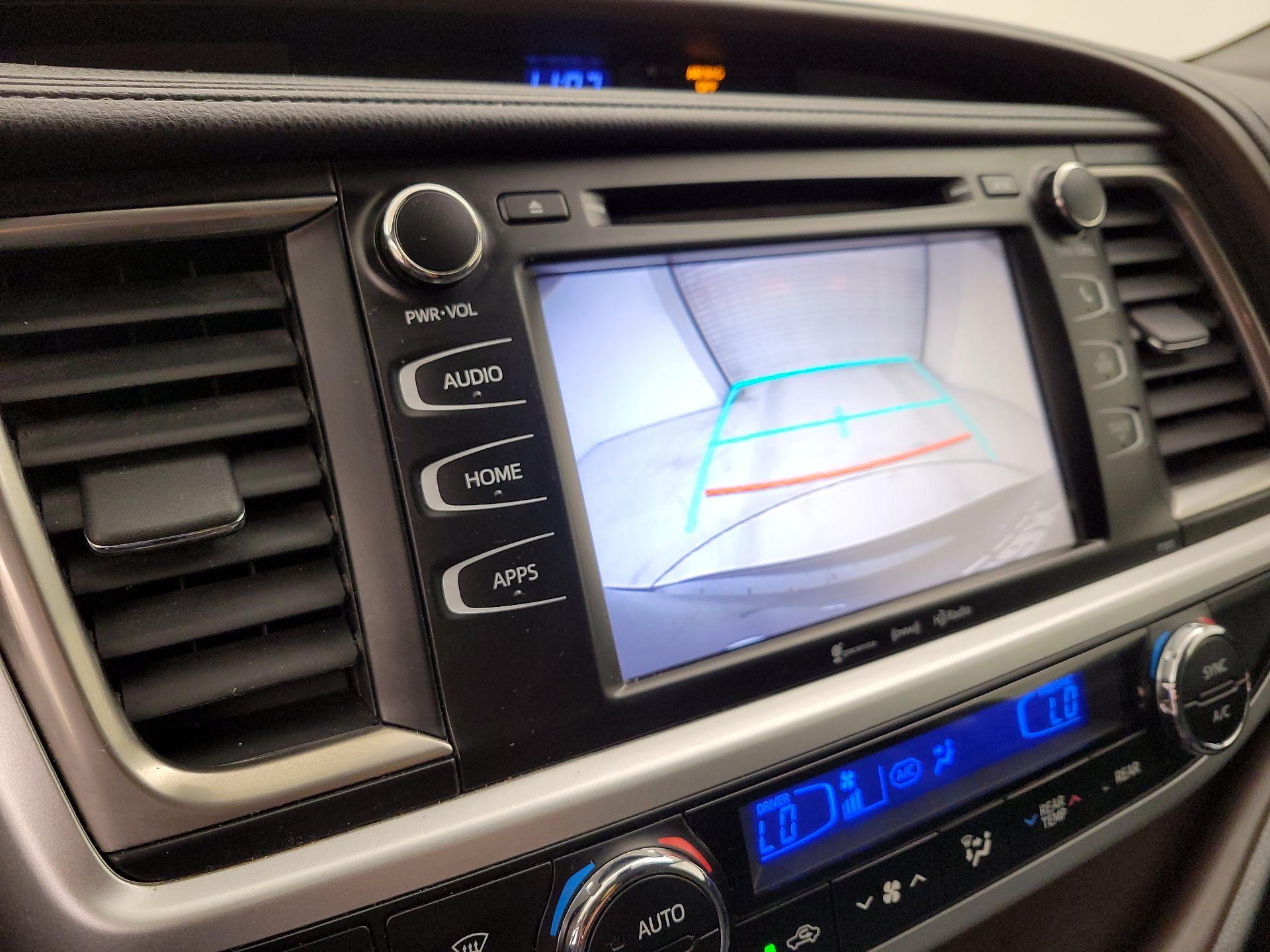 Thumbnail: 2019 Toyota Highlander - 14