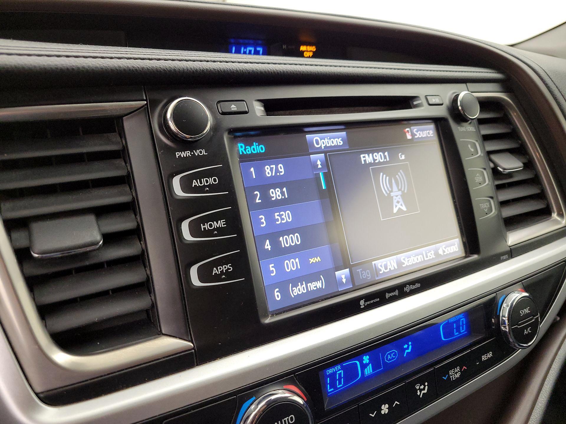 Thumbnail: 2019 Toyota Highlander - 15