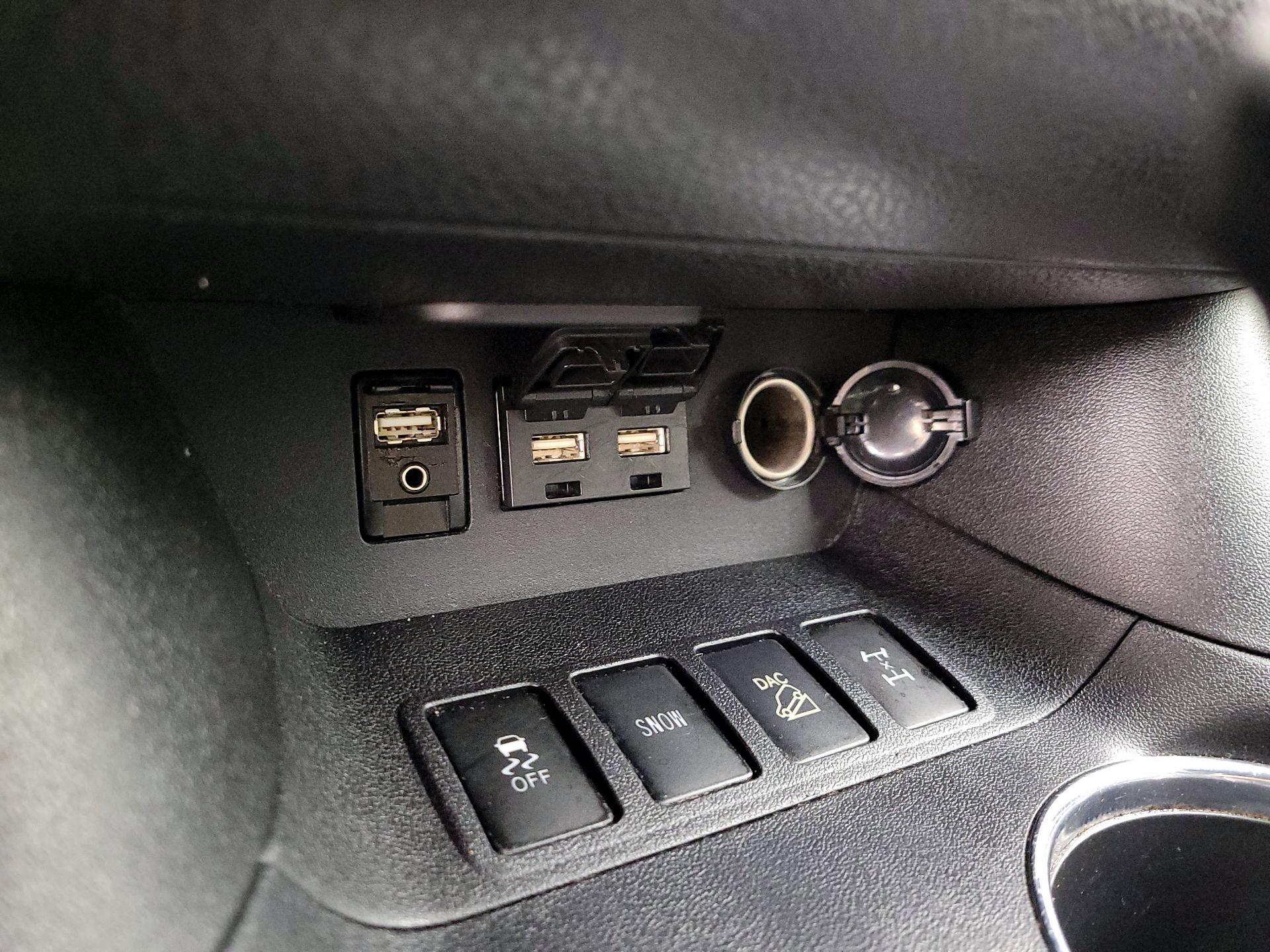 Thumbnail: 2019 Toyota Highlander - 18