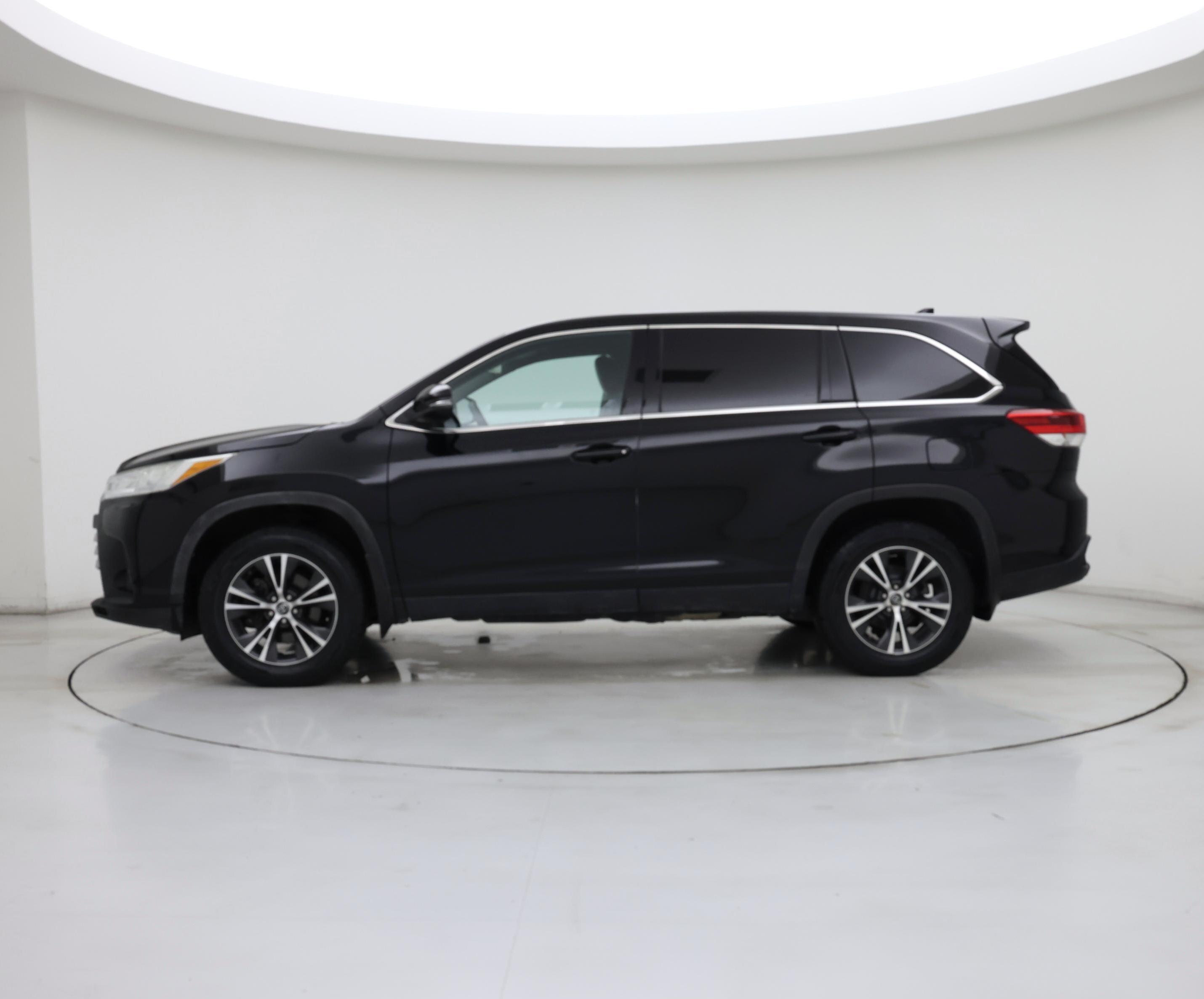 Thumbnail: 2019 Toyota Highlander - 3