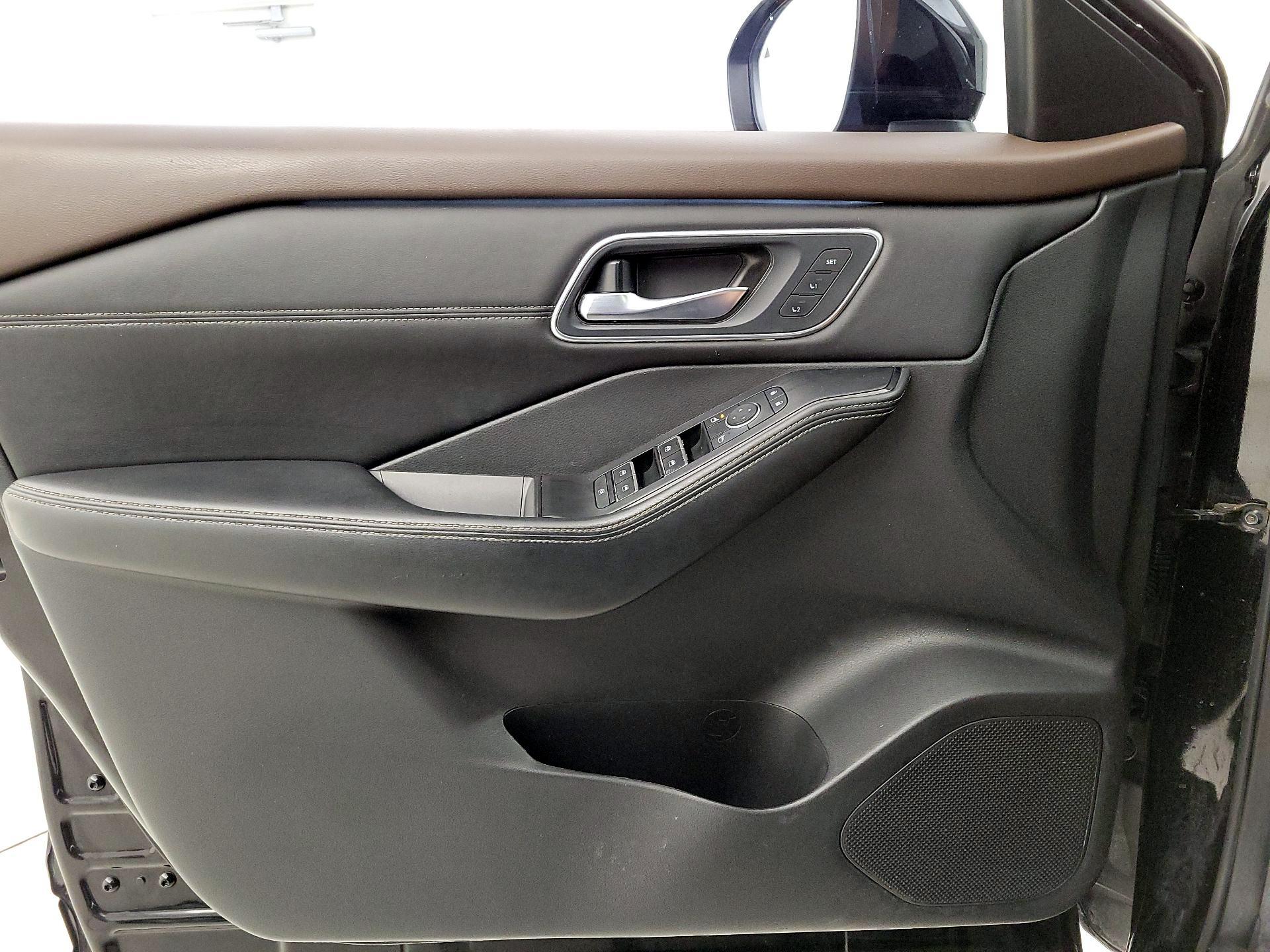 Thumbnail: 2022 Nissan Rogue - 12