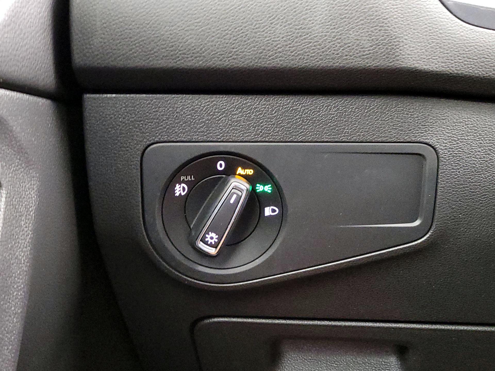 Thumbnail: 2020 Volkswagen Tiguan - 13