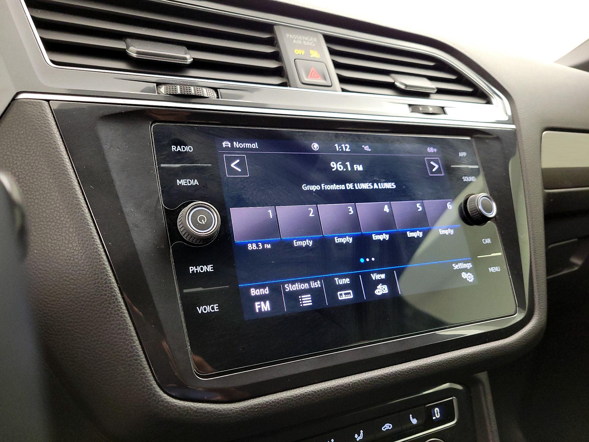 Thumbnail: 2020 Volkswagen Tiguan - 15