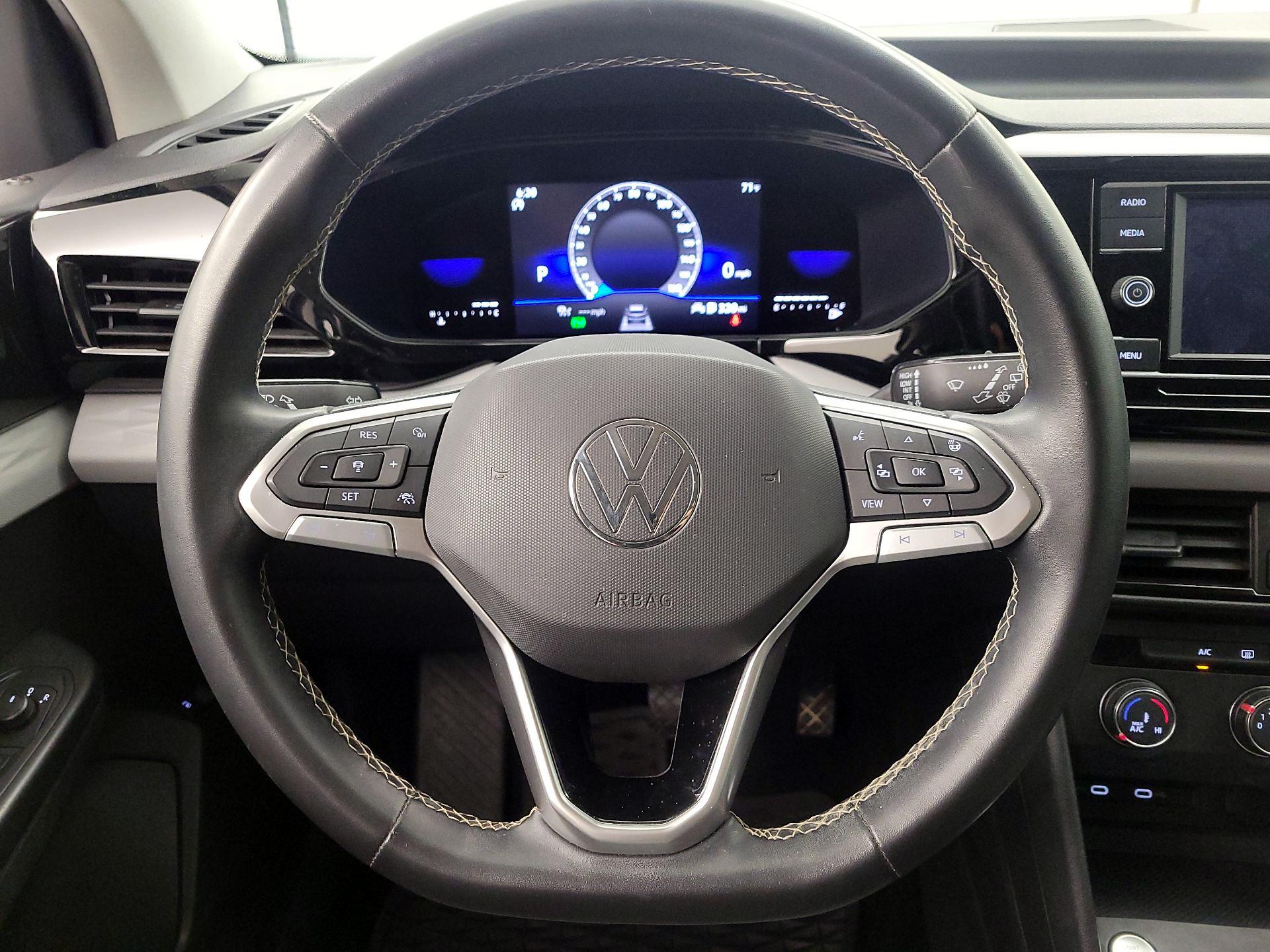 Thumbnail: 2022 Volkswagen Taos - 10