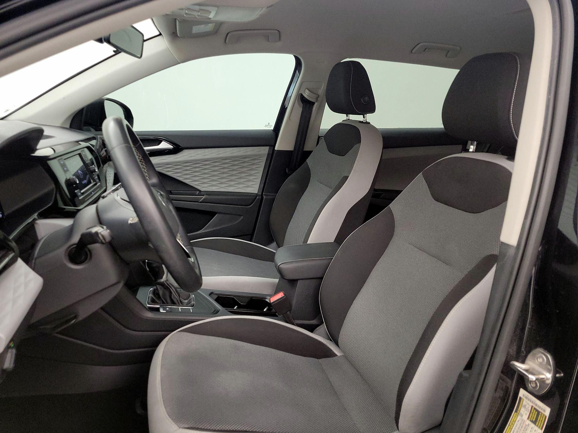 Thumbnail: 2022 Volkswagen Taos - 11