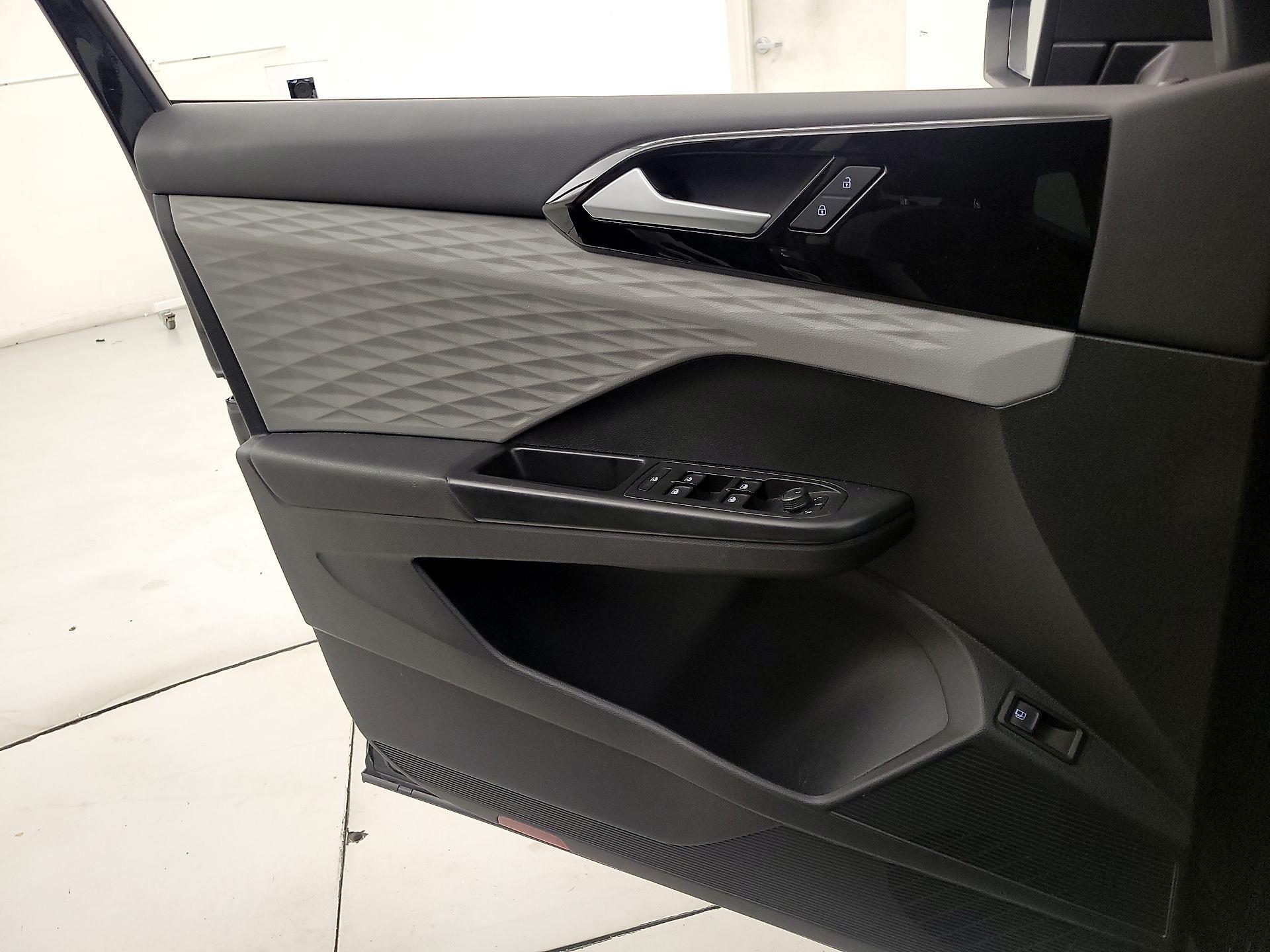 Thumbnail: 2022 Volkswagen Taos - 12