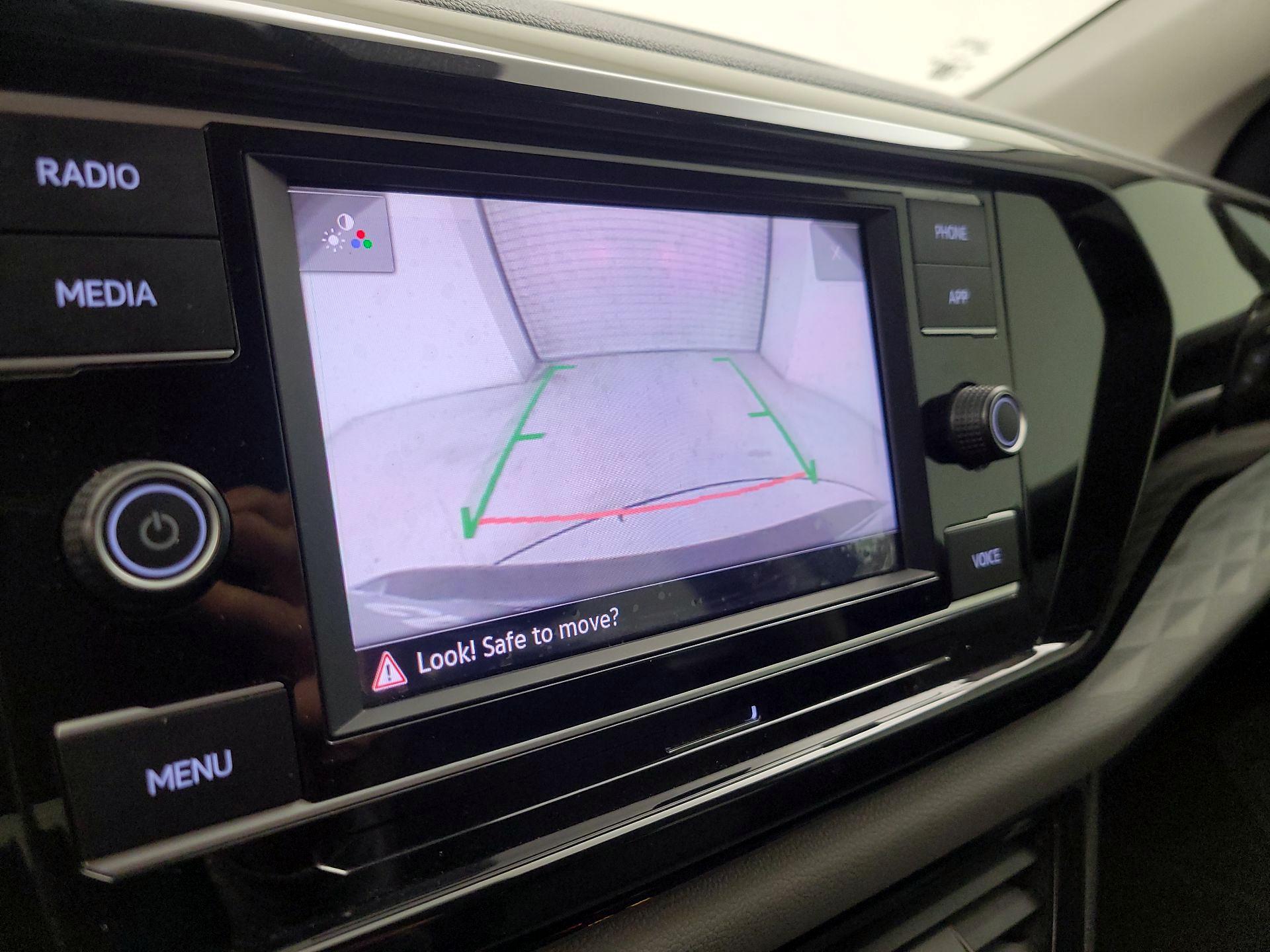 Thumbnail: 2022 Volkswagen Taos - 14