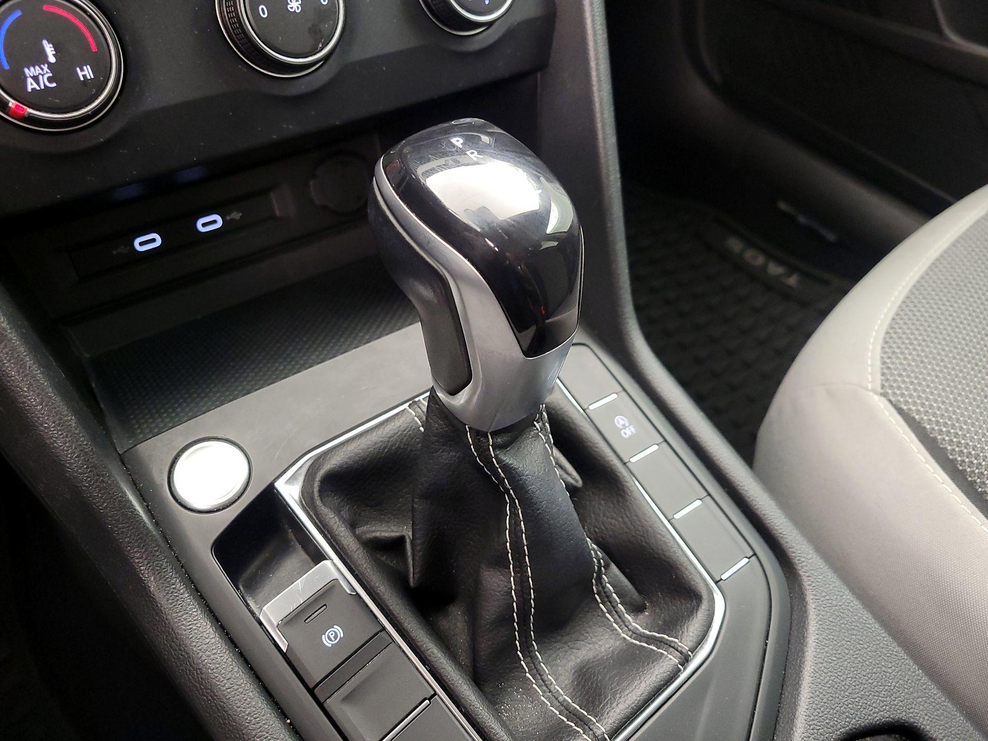 Thumbnail: 2022 Volkswagen Taos - 17