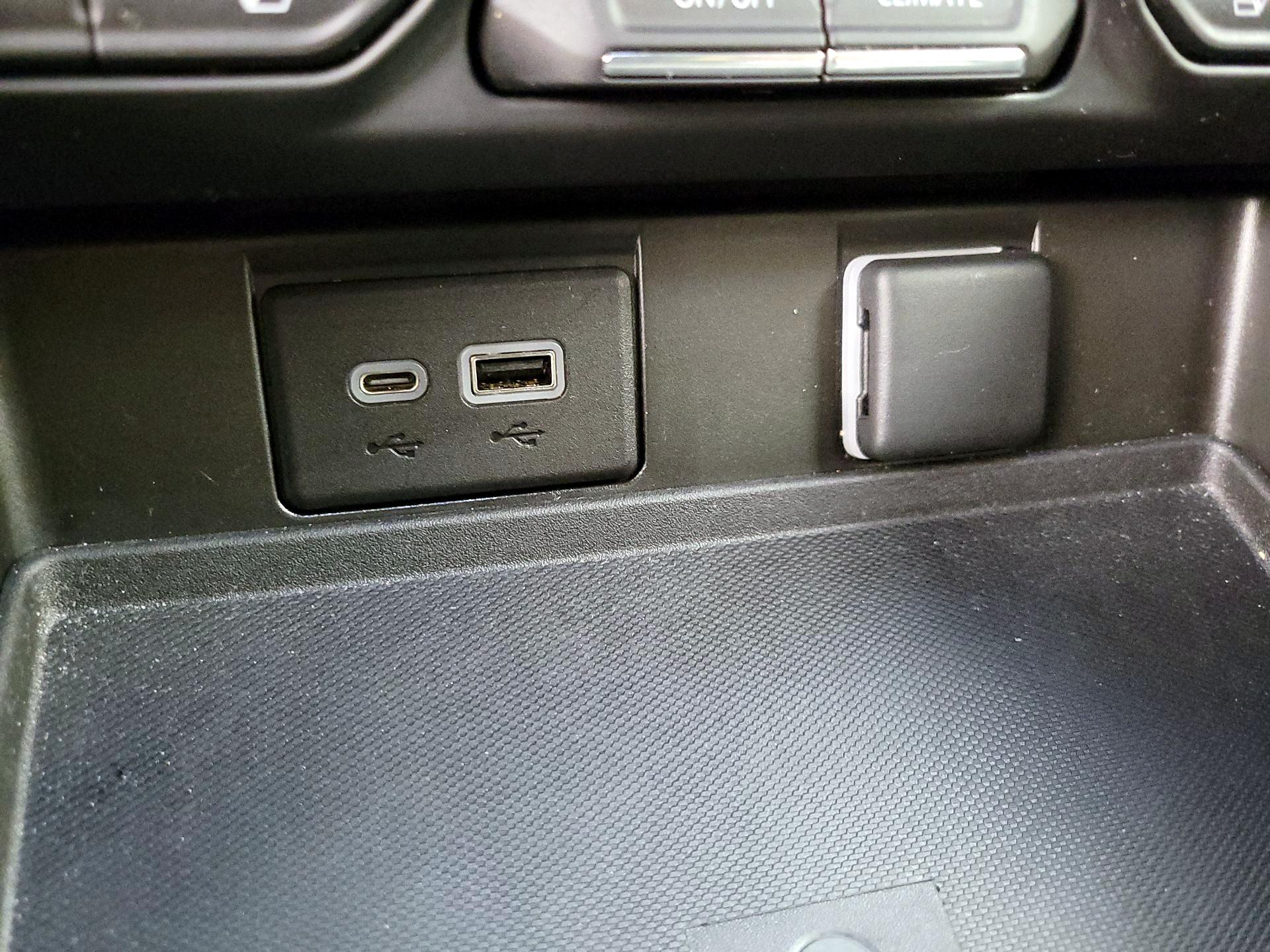 Thumbnail: 2022 Chevrolet Suburban - 18