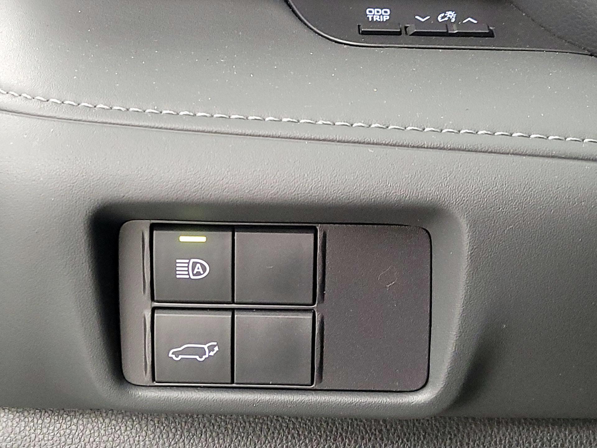 Thumbnail: 2022 Toyota Highlander - 13